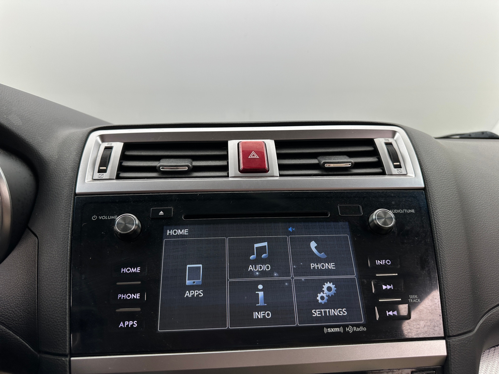 Thumbnail: 2017 Subaru Legacy - 4