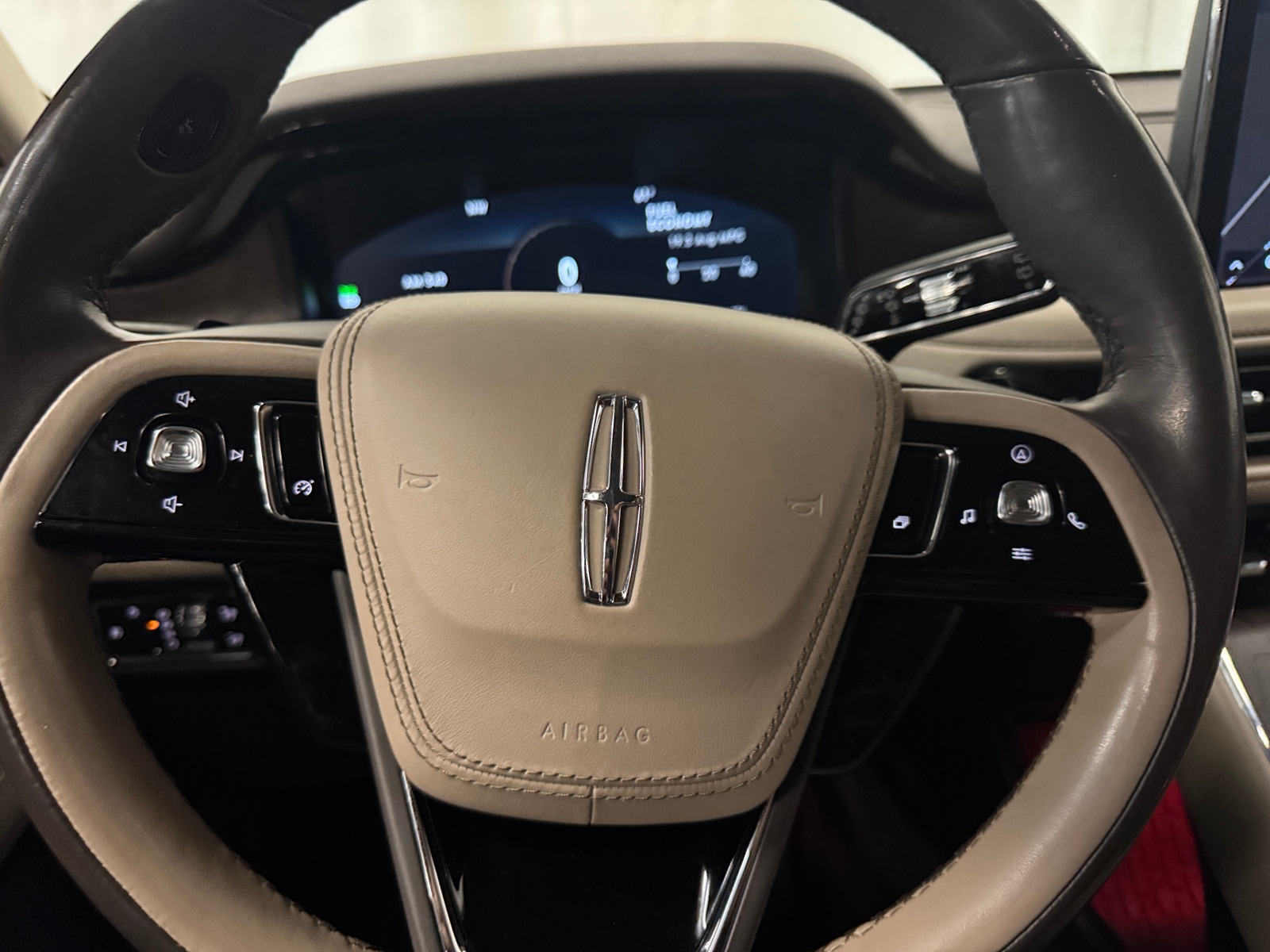 Thumbnail: 2021 Lincoln Aviator - 4