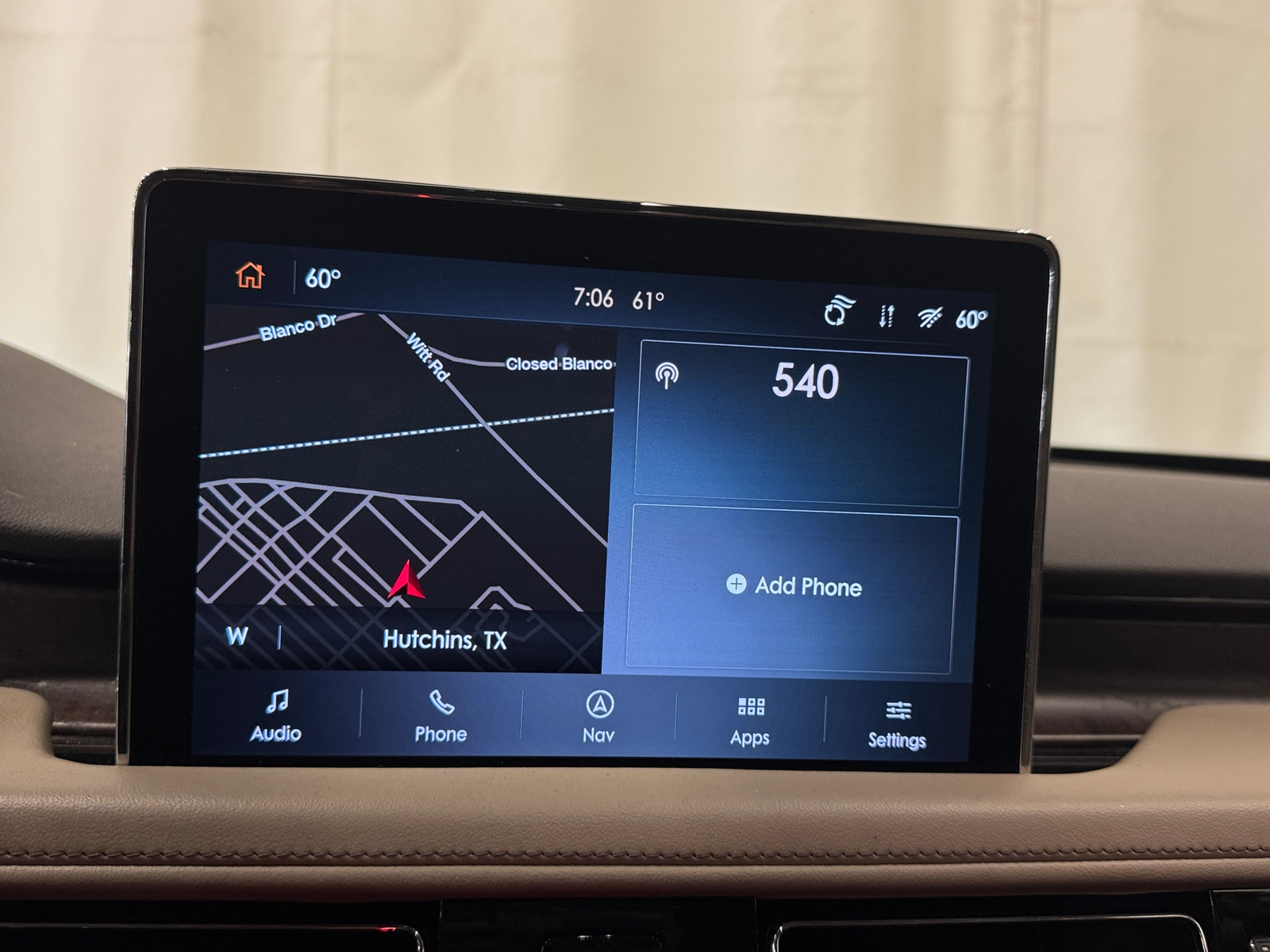 Thumbnail: 2021 Lincoln Aviator - 3