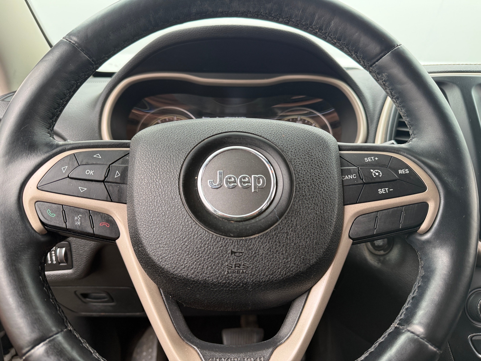 Thumbnail: 2016 Jeep Cherokee - 4
