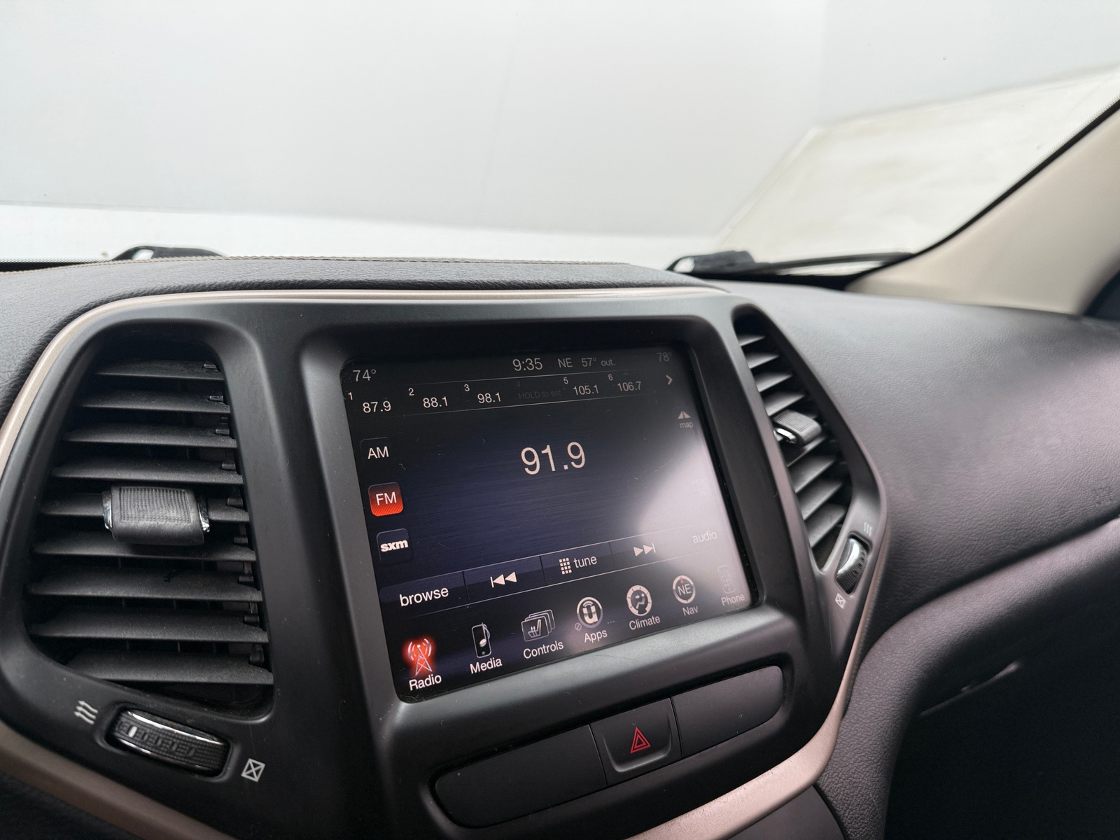 Thumbnail: 2016 Jeep Cherokee - 3