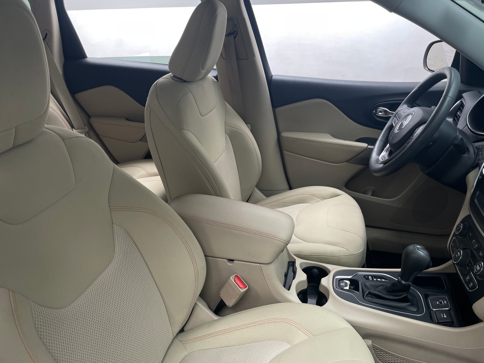 Thumbnail: 2019 Jeep Cherokee - 2