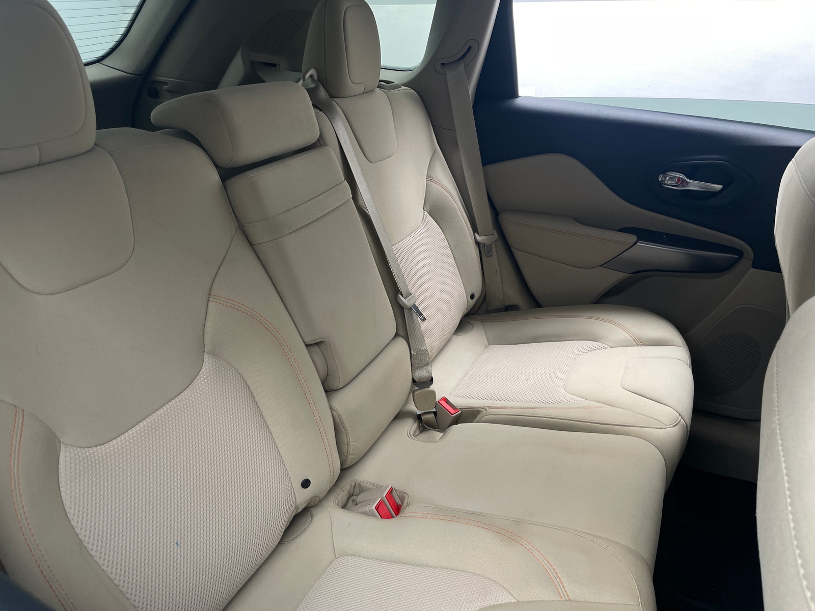 Thumbnail: 2019 Jeep Cherokee - 6