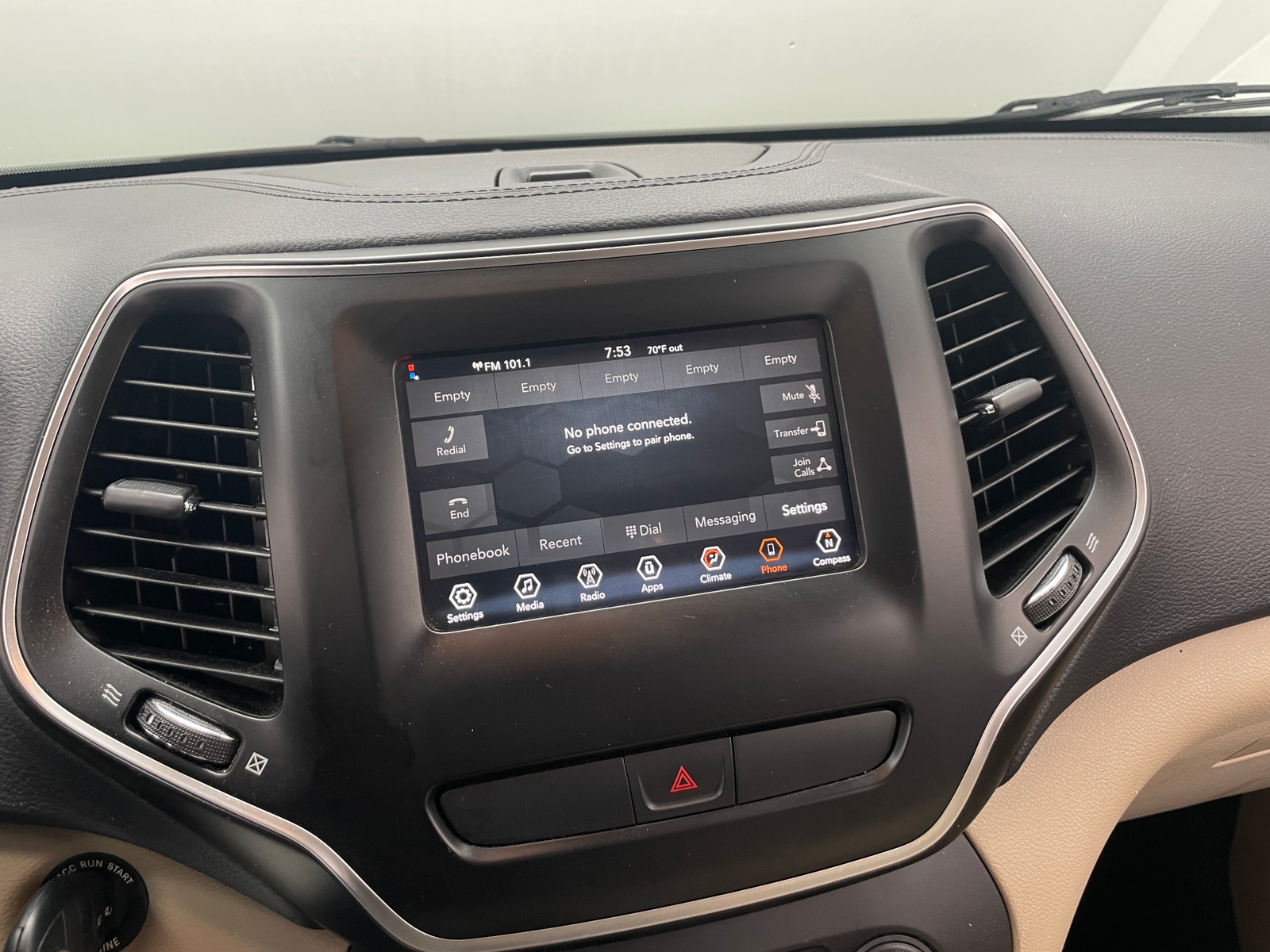 Thumbnail: 2019 Jeep Cherokee - 4