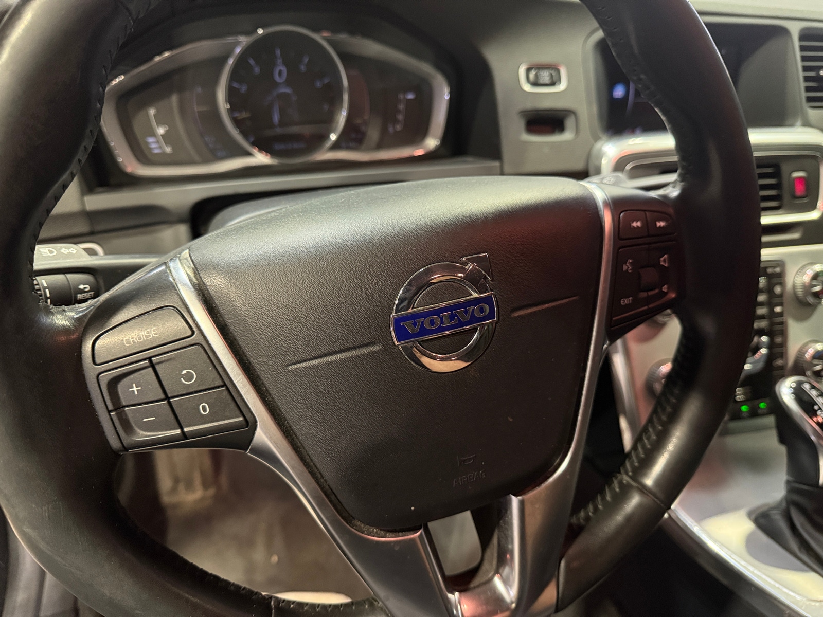 Thumbnail: 2018 Volvo V60 - 4