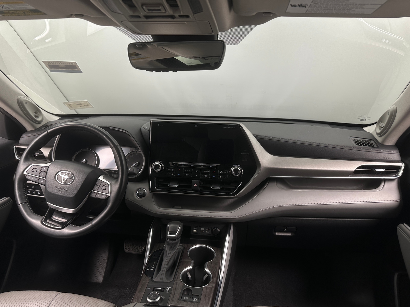 Thumbnail: 2022 Toyota Highlander - 2