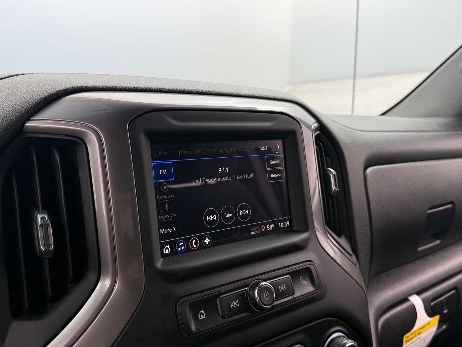 Thumbnail: 2022 Chevrolet Silverado 1500 - 4