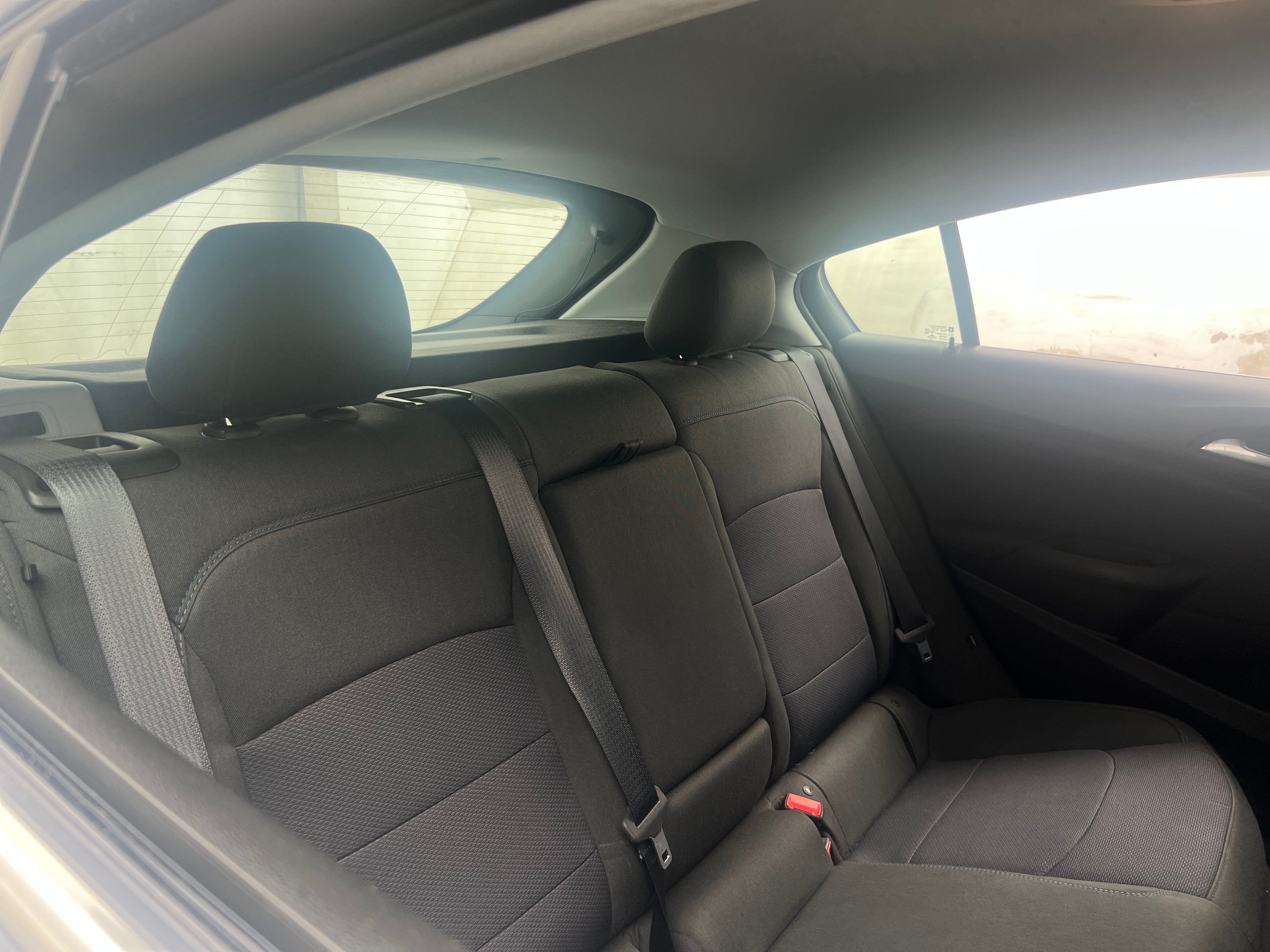 Used 2019 Chevrolet Cruze LT with VIN 3G1BE6SMXKS597692 for sale in Pewaukee, WI