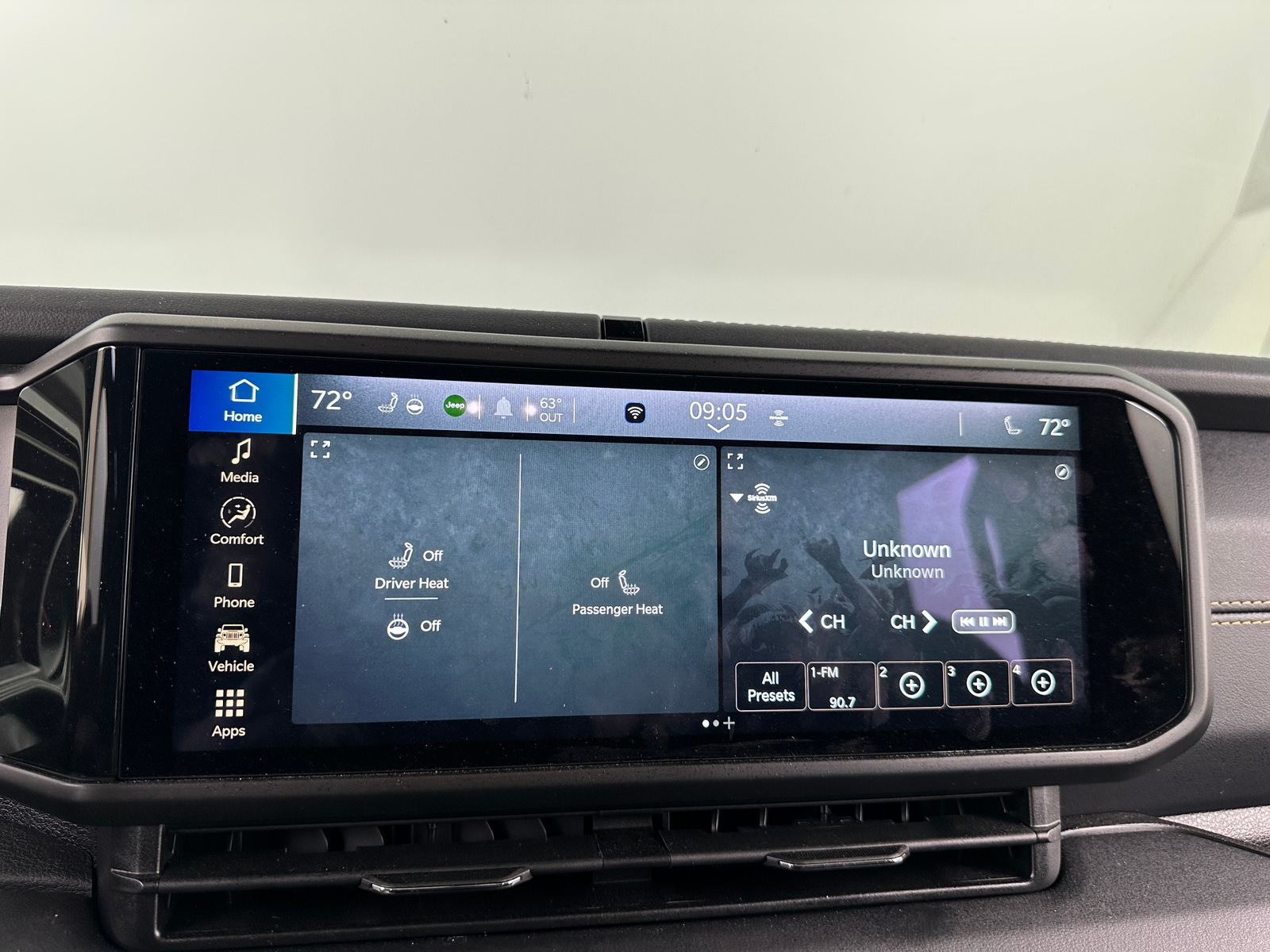 Thumbnail: 2025 Jeep Gladiator - 3