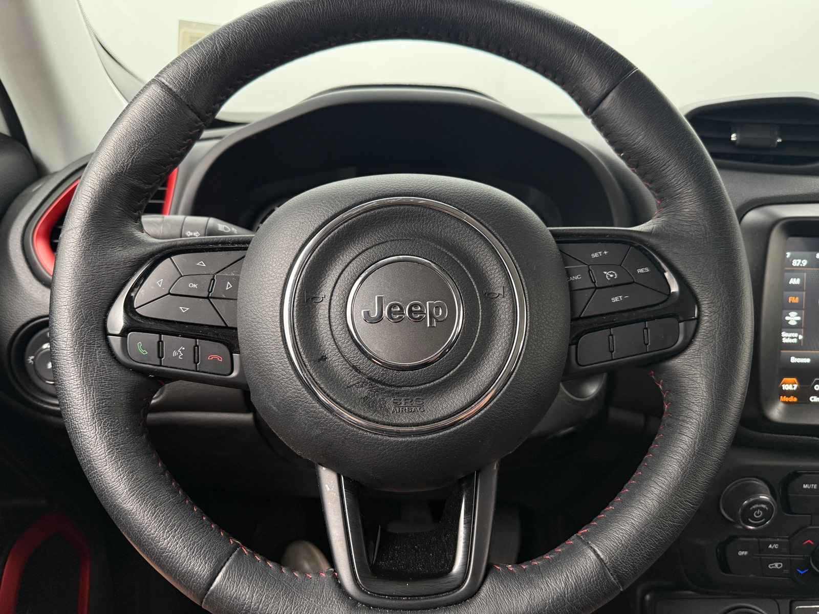 Thumbnail: 2022 Jeep Renegade - 5