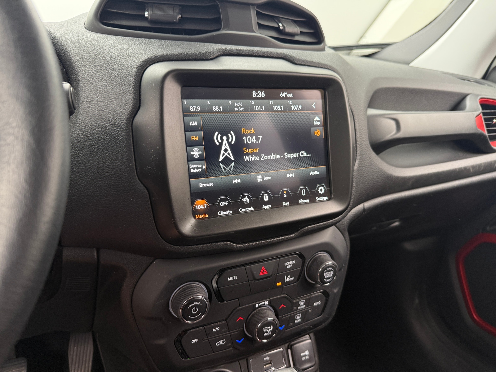 Thumbnail: 2022 Jeep Renegade - 4