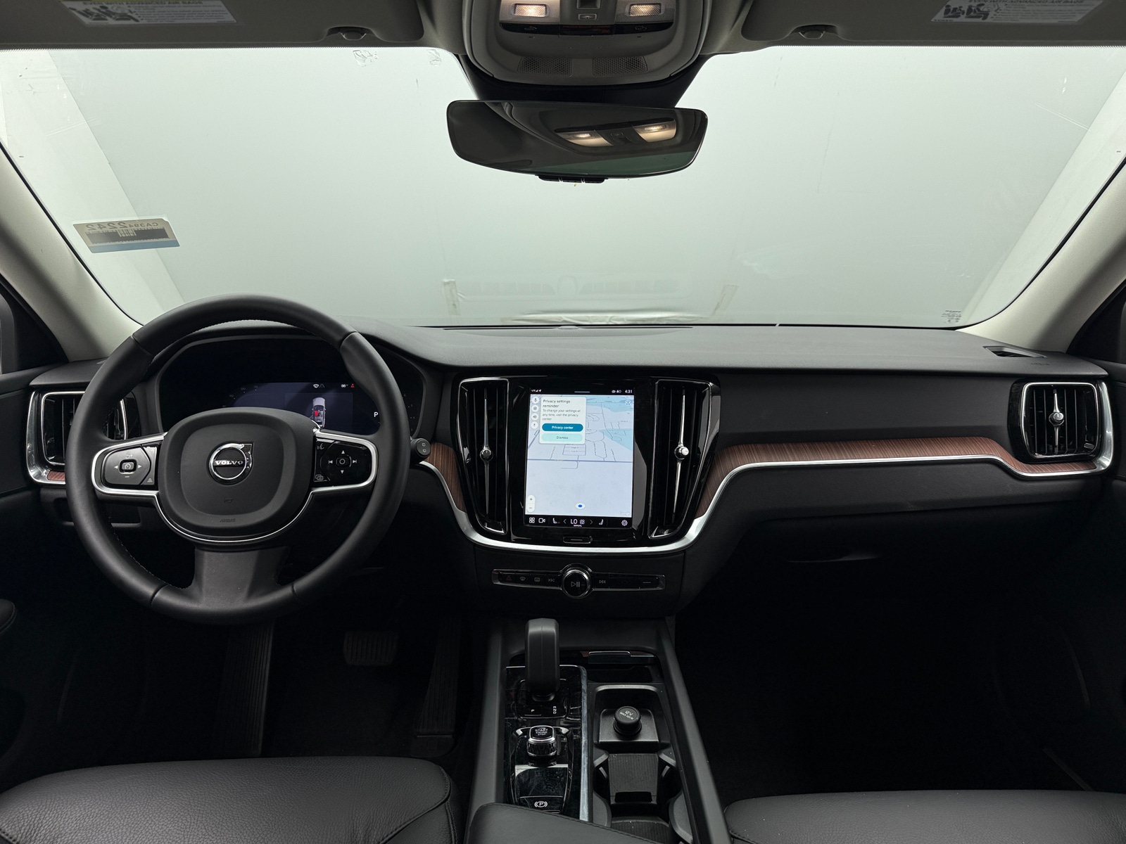 Thumbnail: 2025 Volvo V60 - 2