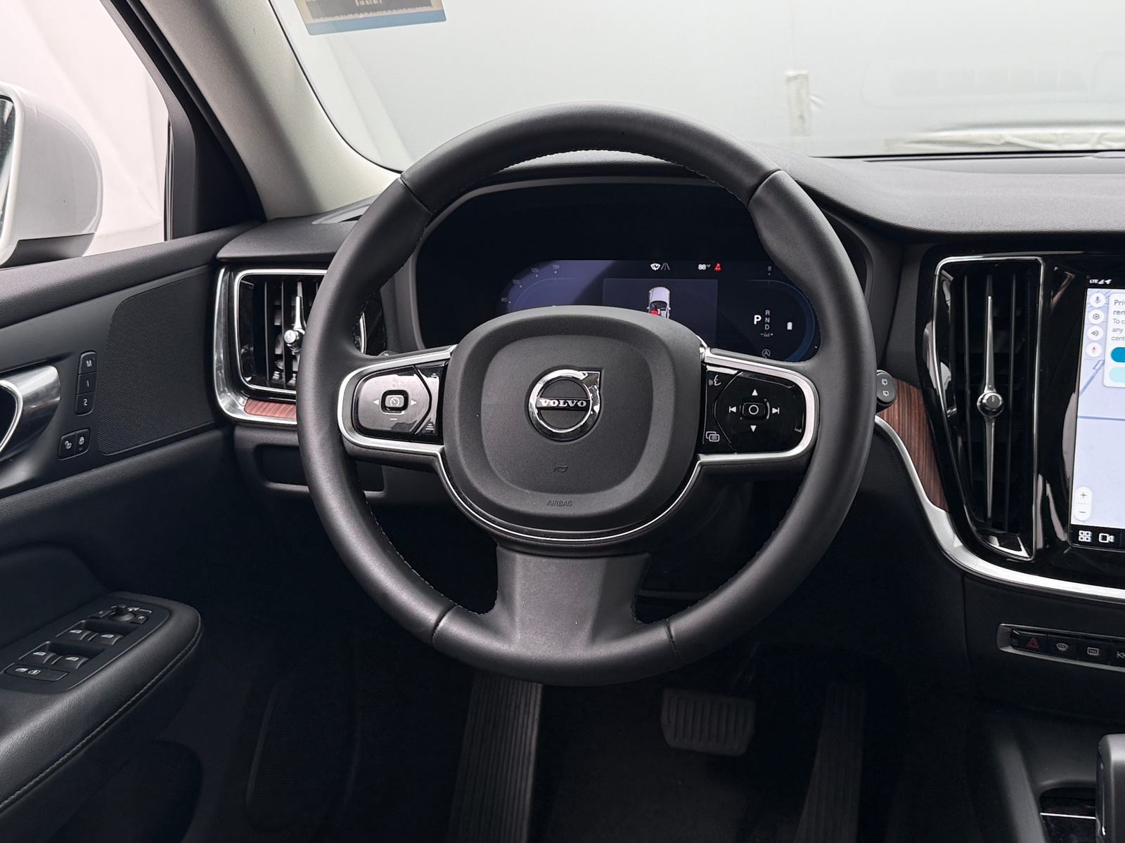 Thumbnail: 2025 Volvo V60 - 4