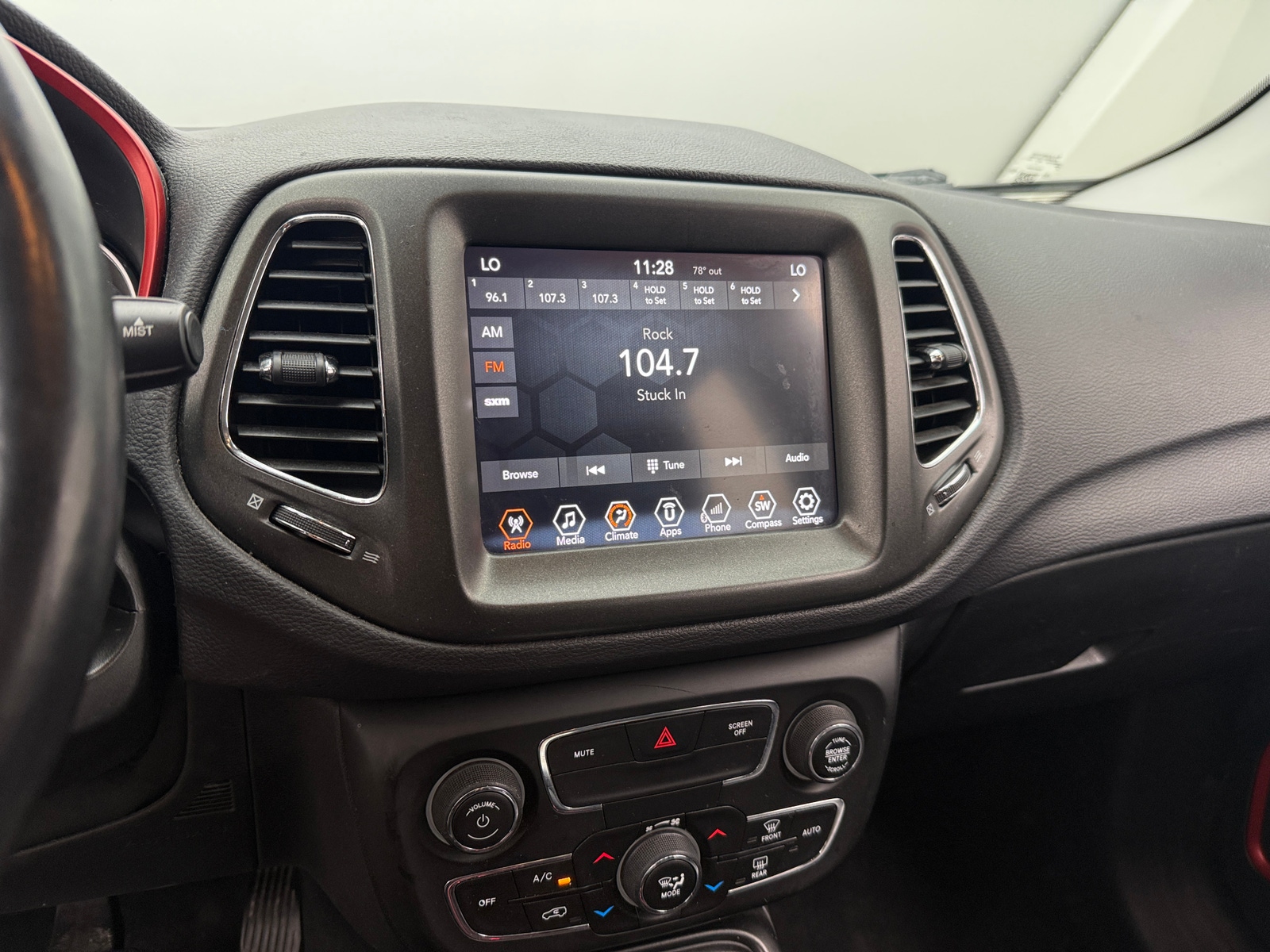 Thumbnail: 2018 Jeep Compass - 3