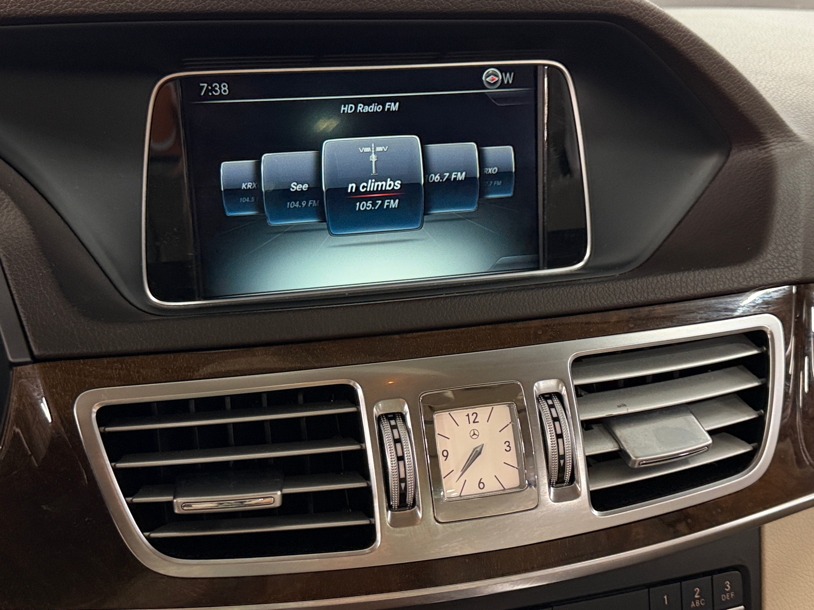 Thumbnail: 2016 Mercedes-Benz E-Class - 3