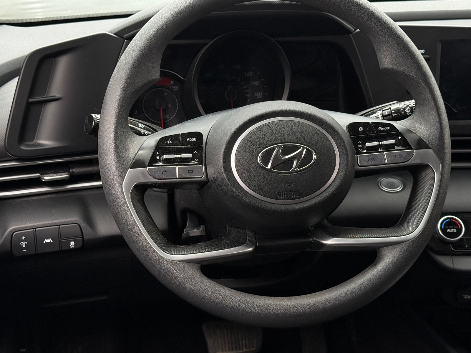 Thumbnail: 2022 Hyundai Elantra - 5