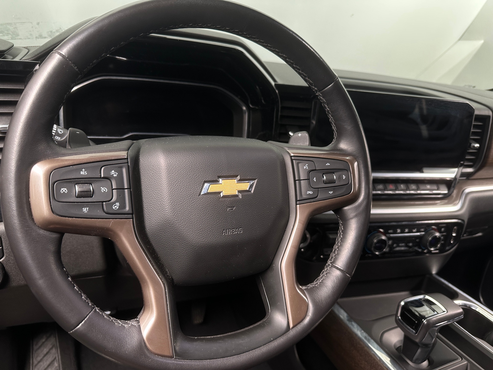 Thumbnail: 2022 Chevrolet Silverado 1500 - 4