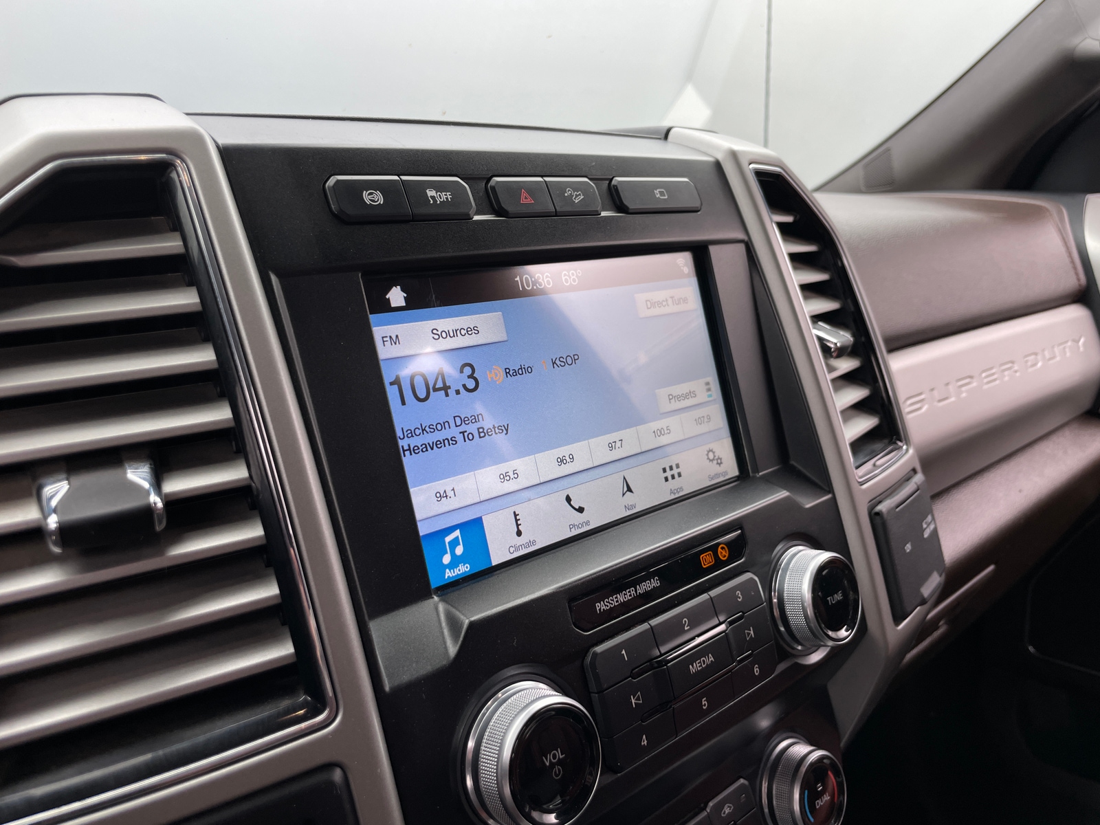 Thumbnail: 2019 Ford Econoline - 4