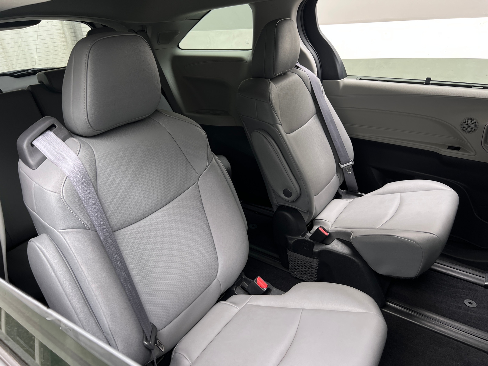 Thumbnail: 2022 Toyota Sienna - 5