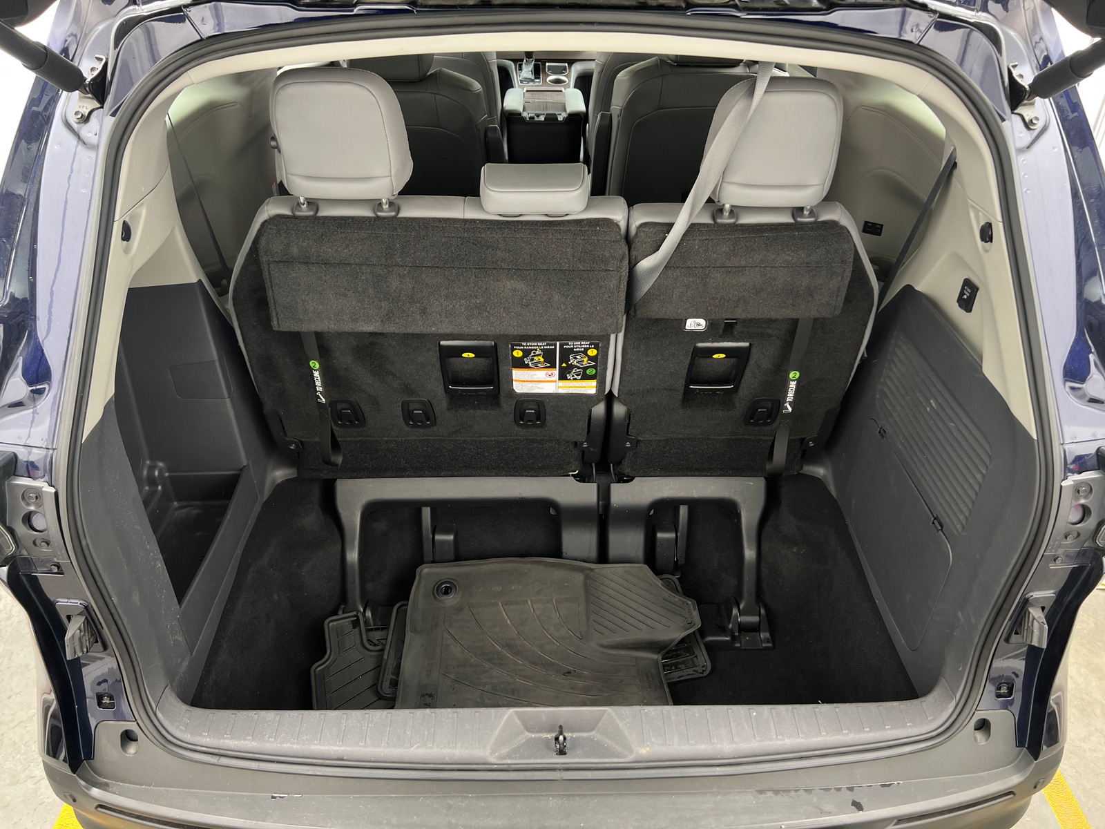 Thumbnail: 2022 Toyota Sienna - 6