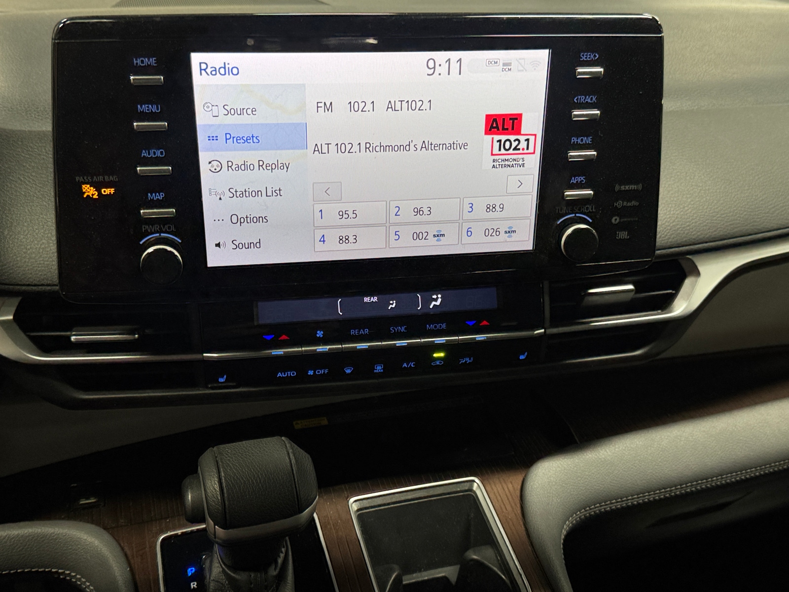 Thumbnail: 2022 Toyota Sienna - 3