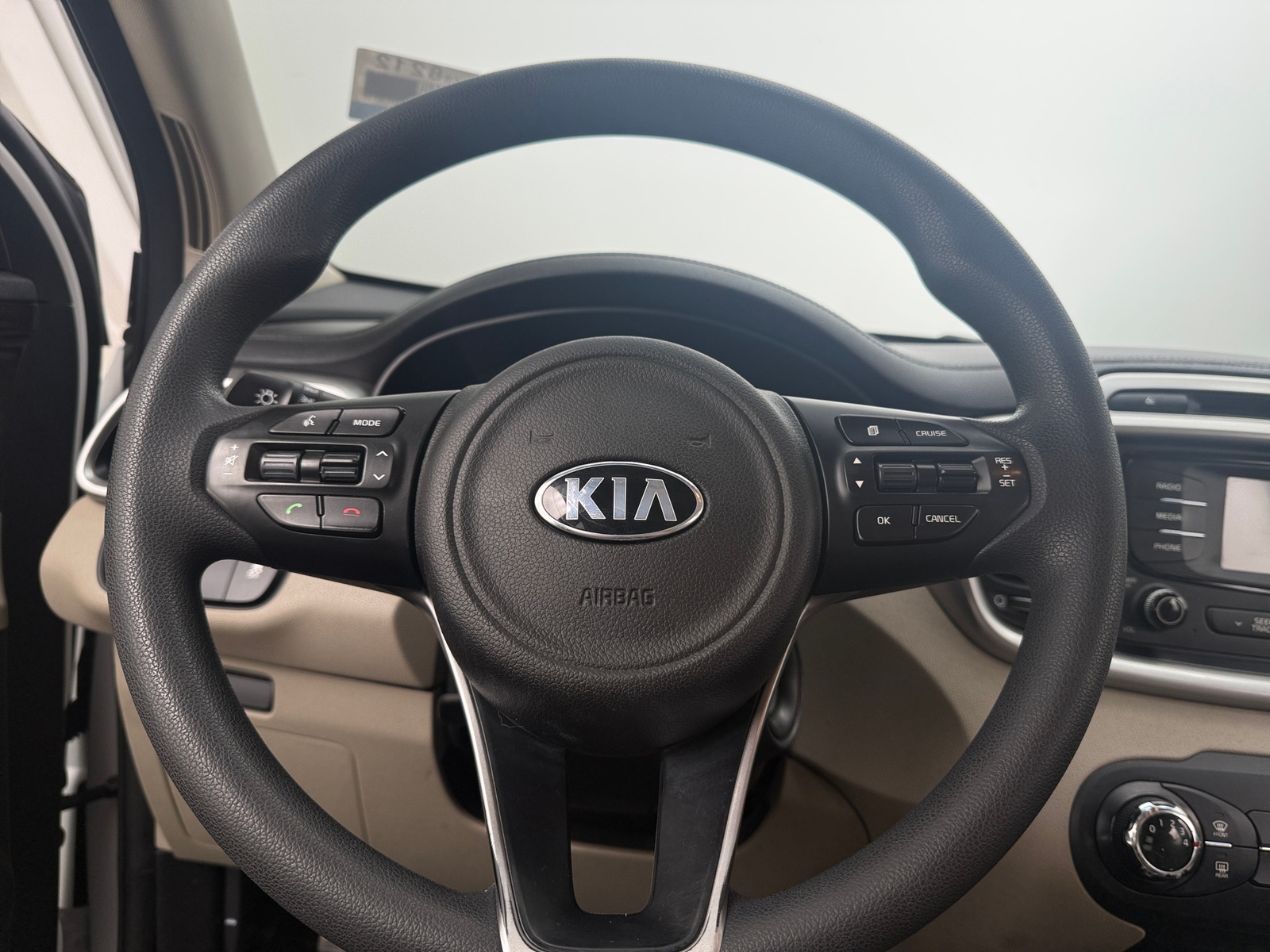 Thumbnail: 2017 Kia Sorento - 5