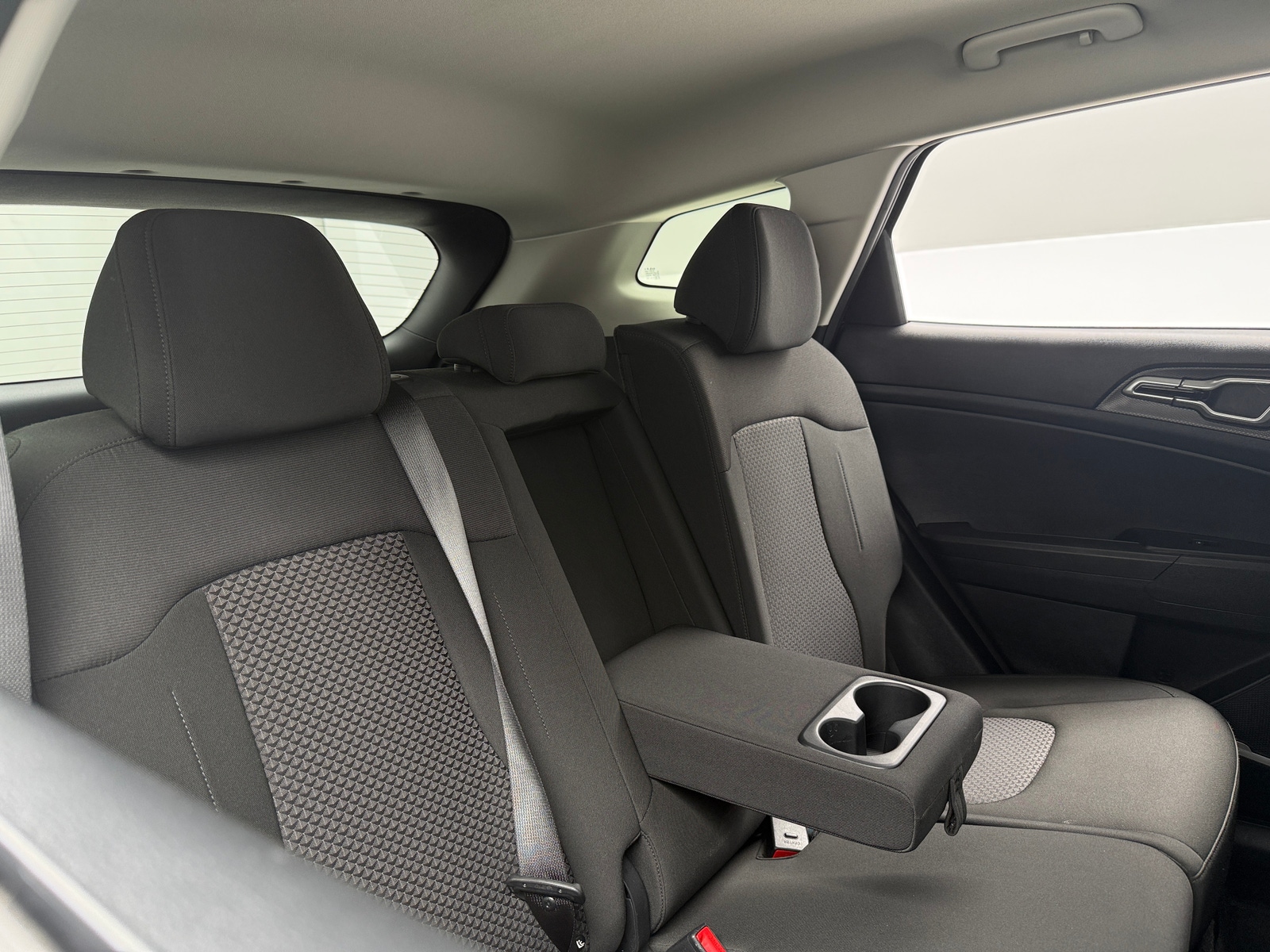 Thumbnail: 2025 Kia Sportage - 6