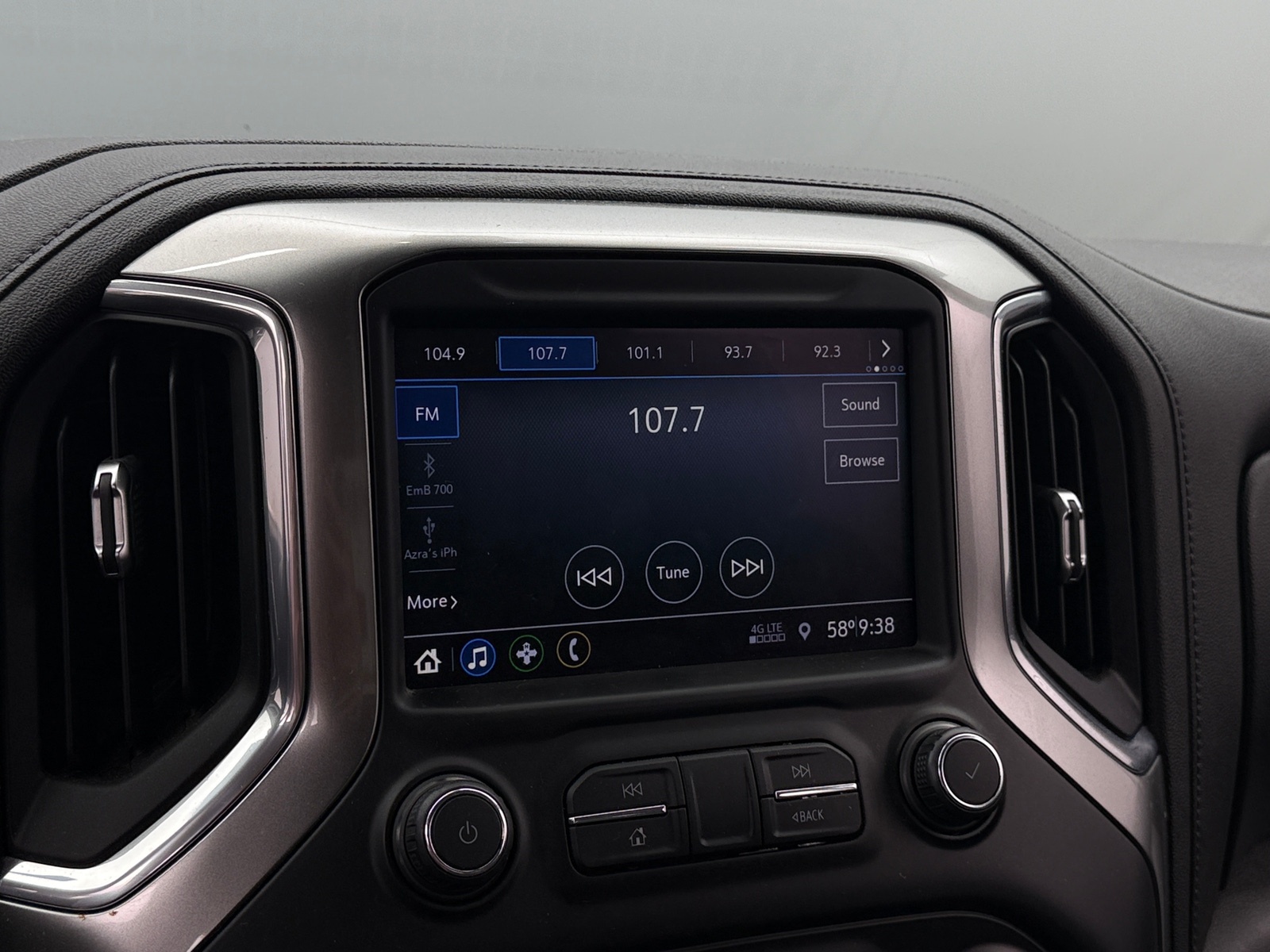 Thumbnail: 2021 Chevrolet Silverado 1500 - 4