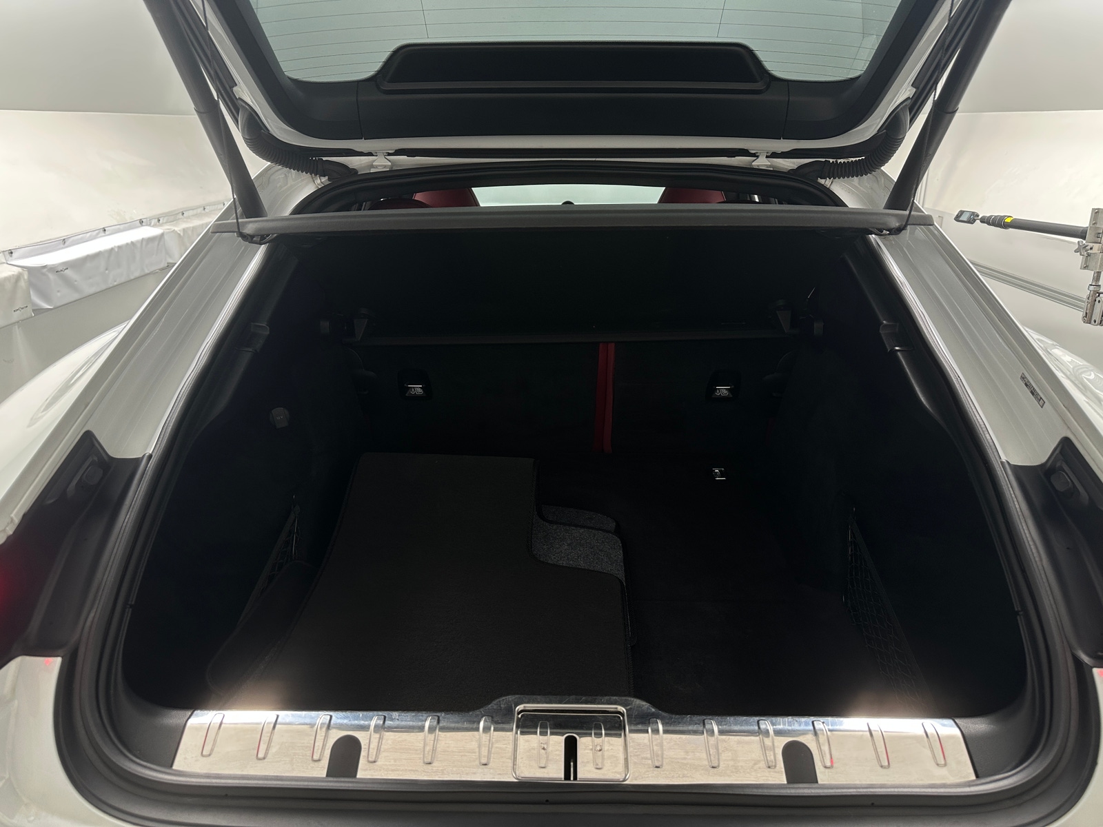 Thumbnail: 2018 Porsche Panamera - 6