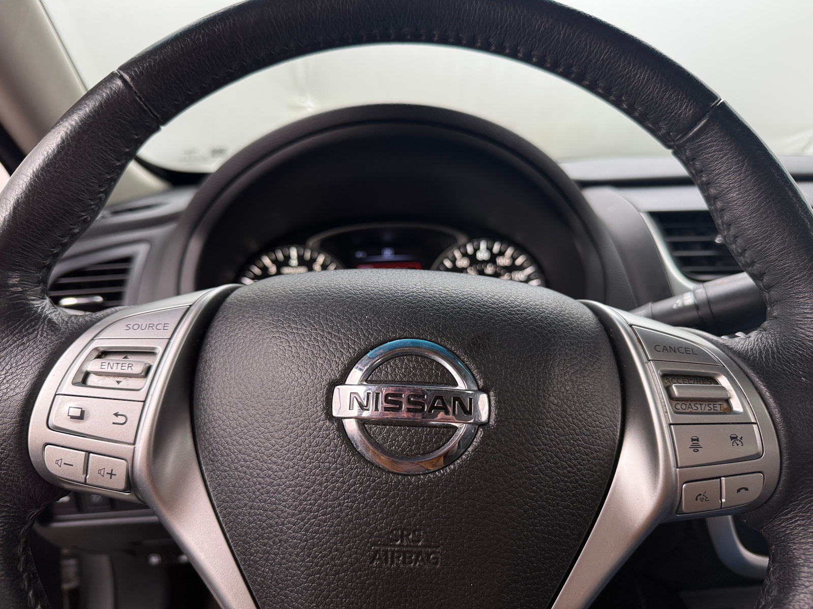 Thumbnail: 2017 Nissan Altima - 4