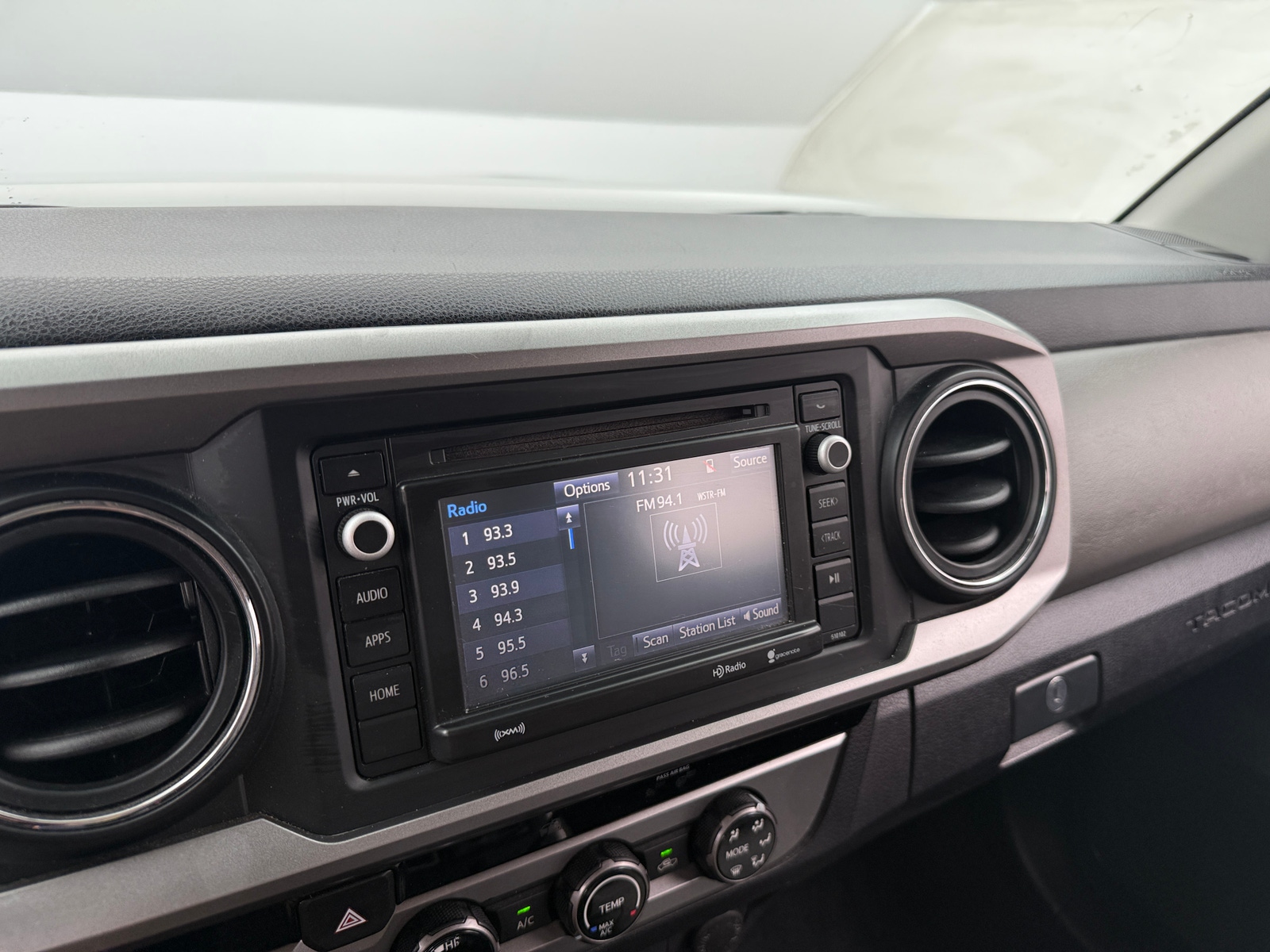 Thumbnail: 2018 Toyota Tacoma - 4