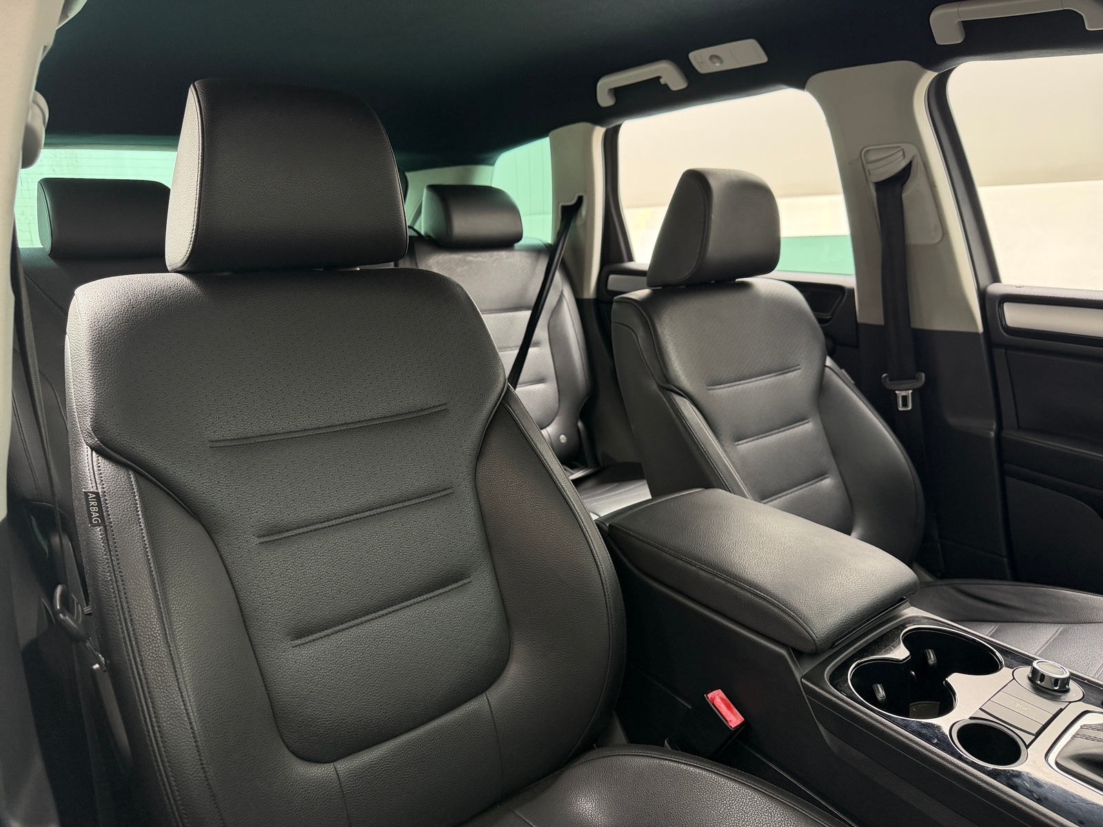 Thumbnail: 2014 Volkswagen Touareg - 2