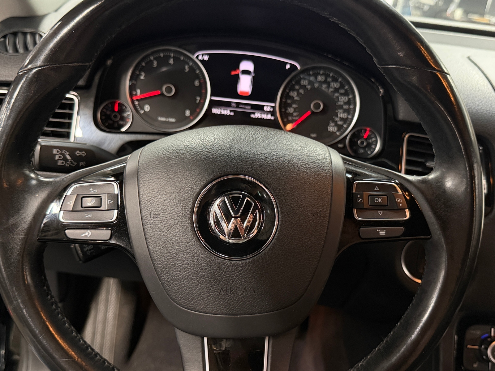 Thumbnail: 2014 Volkswagen Touareg - 5