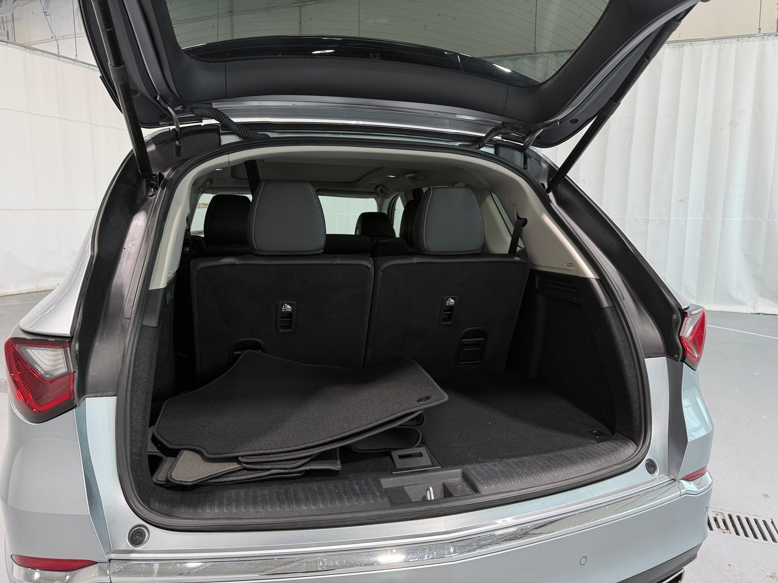 Thumbnail: 2025 Acura MDX - 6