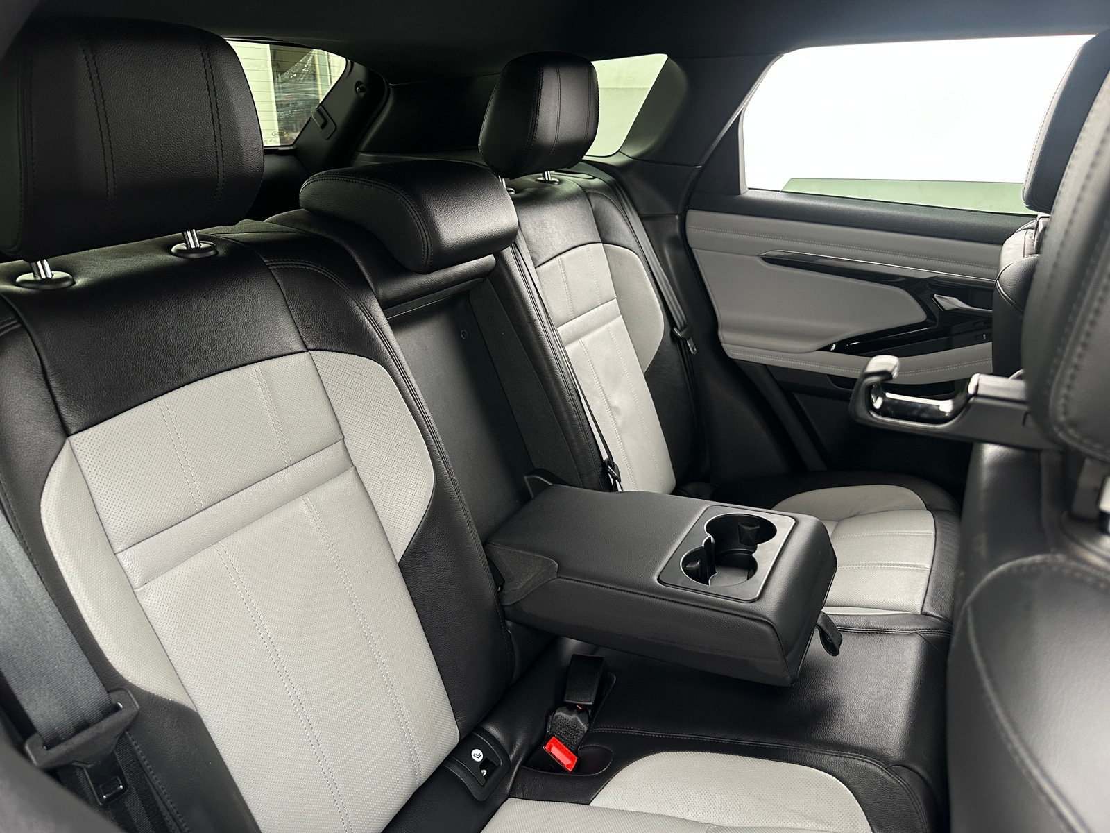 Thumbnail: 2020 Land Rover Range Rover Evoque - 5