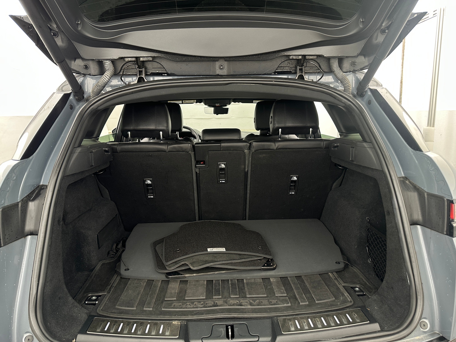 Thumbnail: 2020 Land Rover Range Rover Evoque - 6