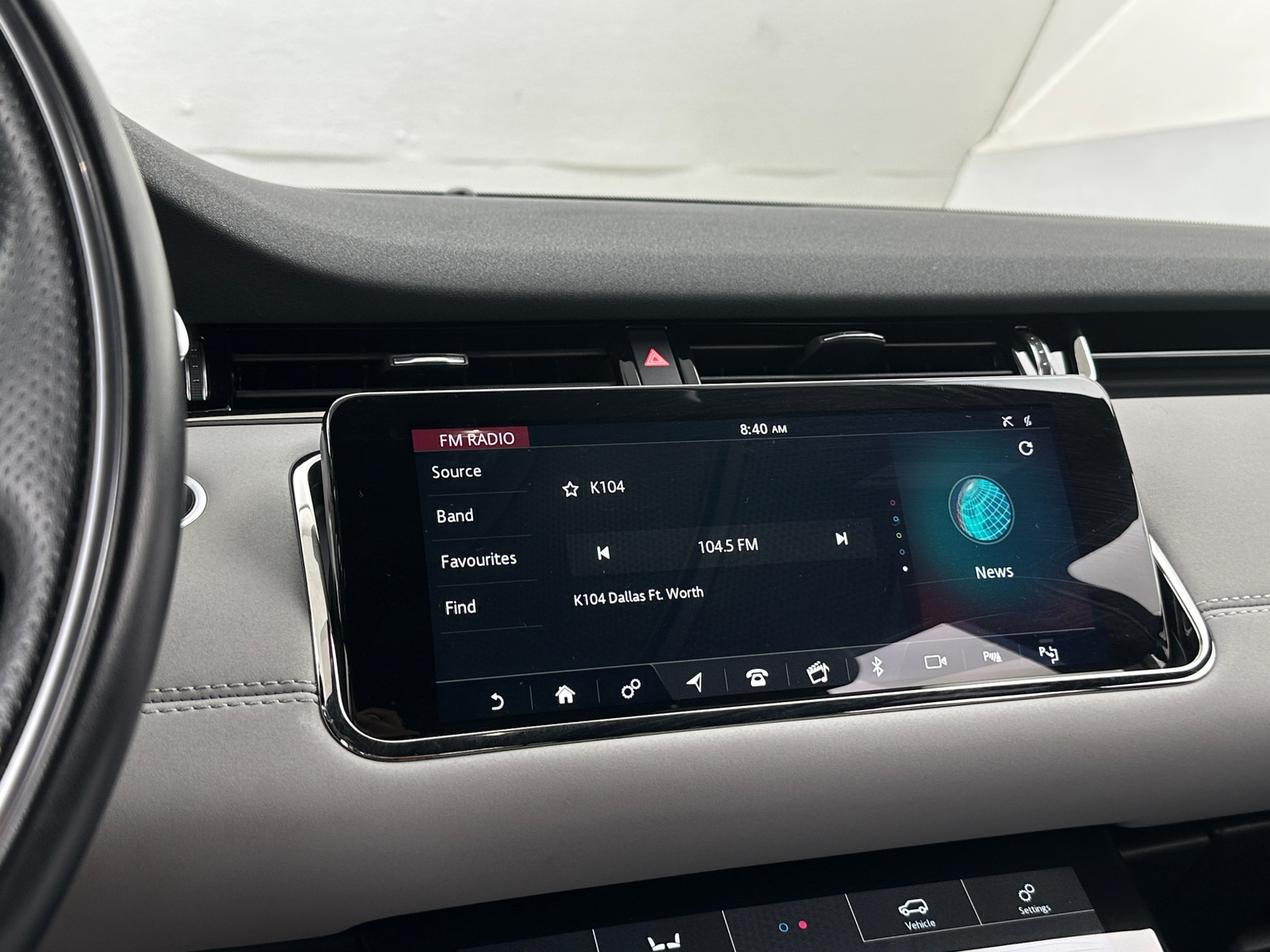 Thumbnail: 2020 Land Rover Range Rover Evoque - 3