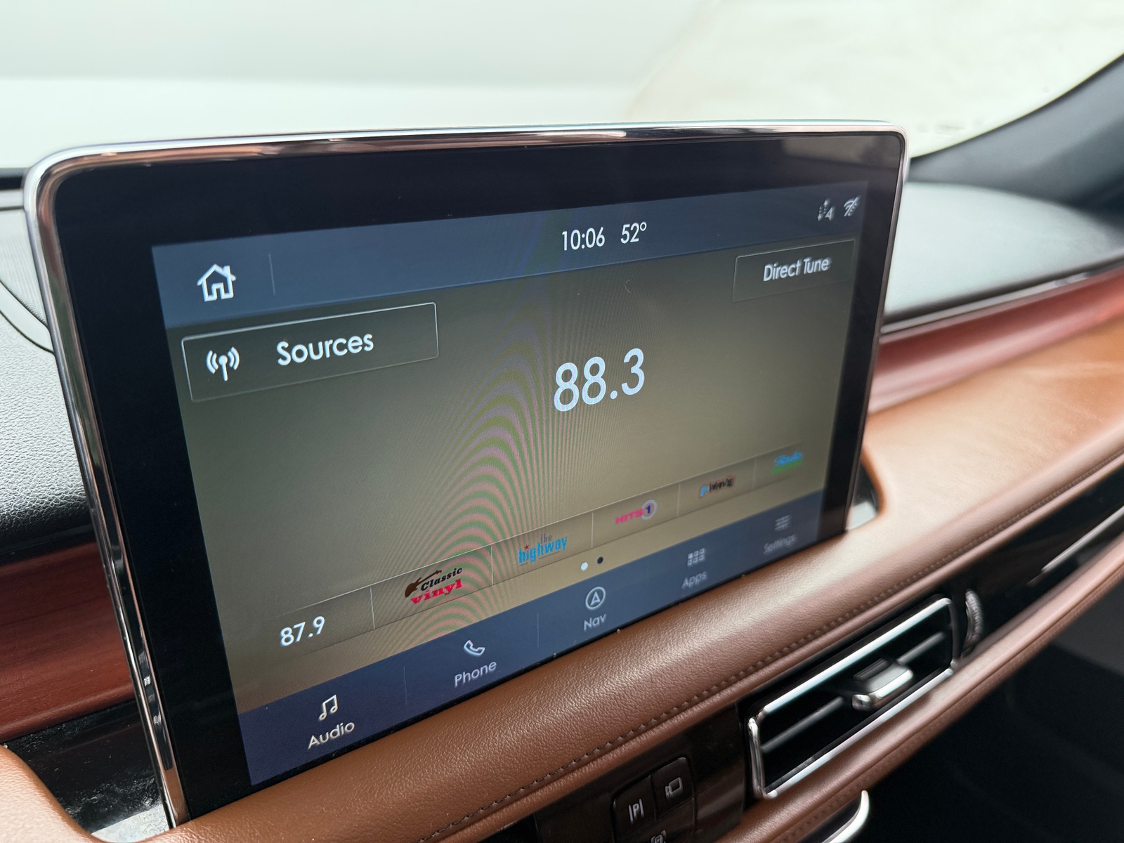 Thumbnail: 2020 Lincoln Aviator - 3