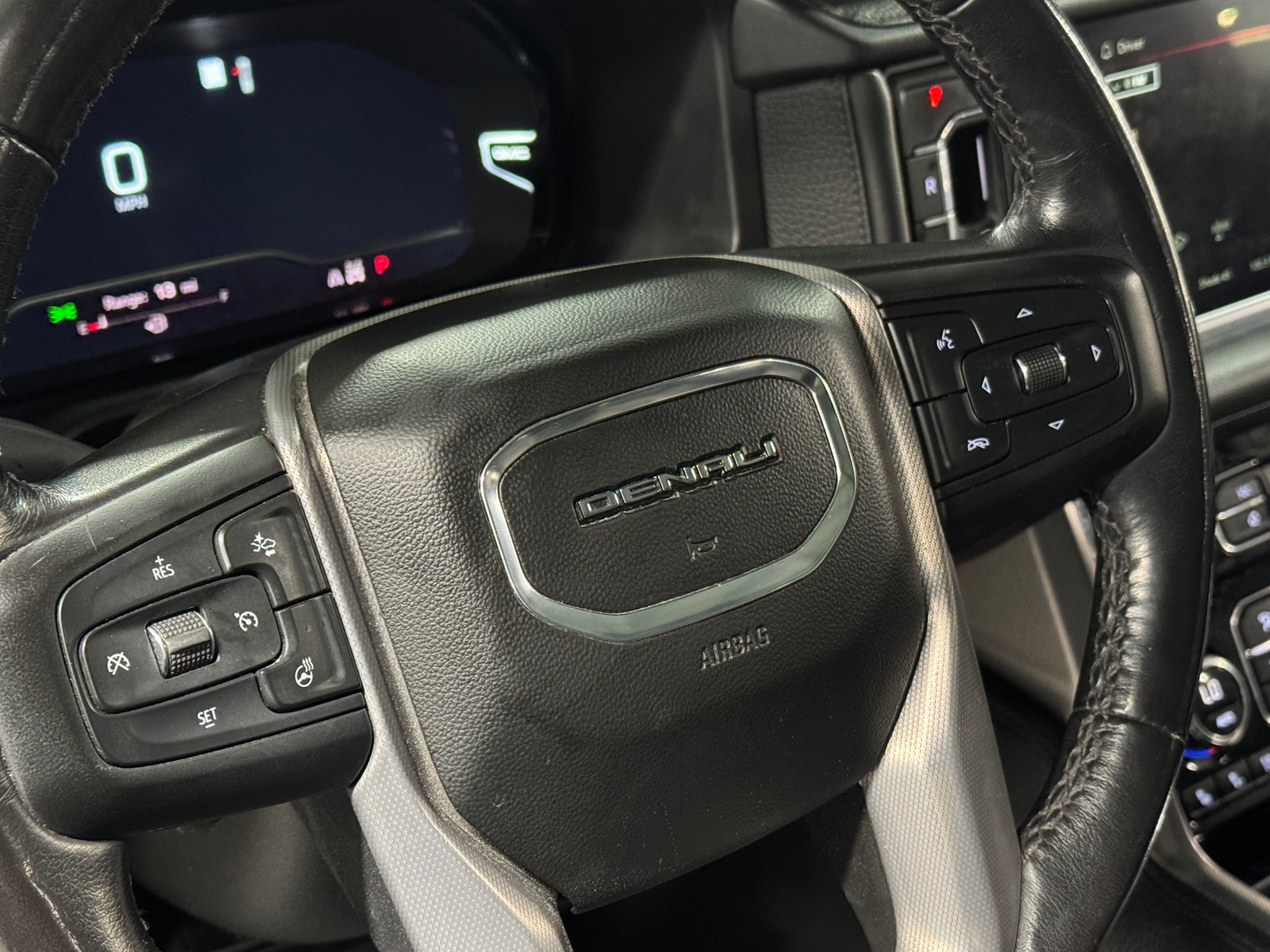 Thumbnail: 2023 GMC Yukon - 4