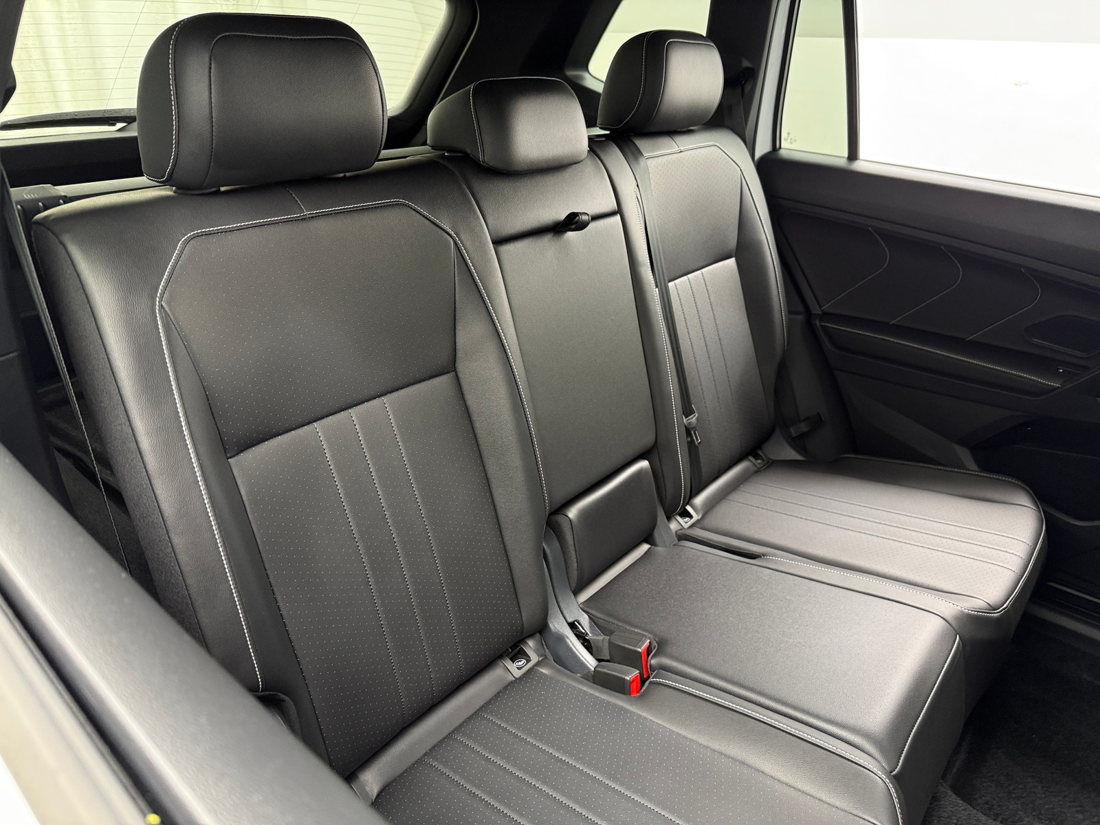 Thumbnail: 2024 Volkswagen Tiguan - 5