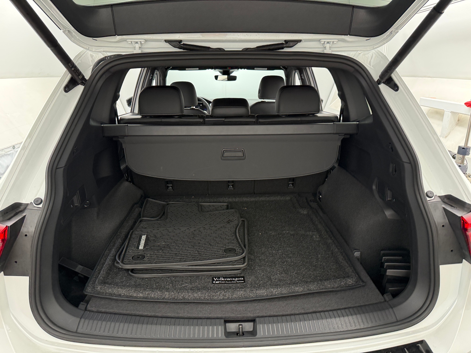 Thumbnail: 2024 Volkswagen Tiguan - 6