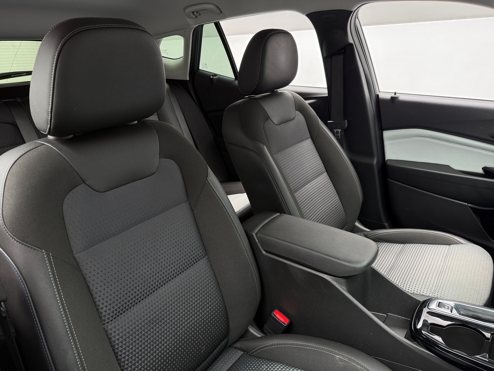 Thumbnail: 2025 Chevrolet Trax - 2