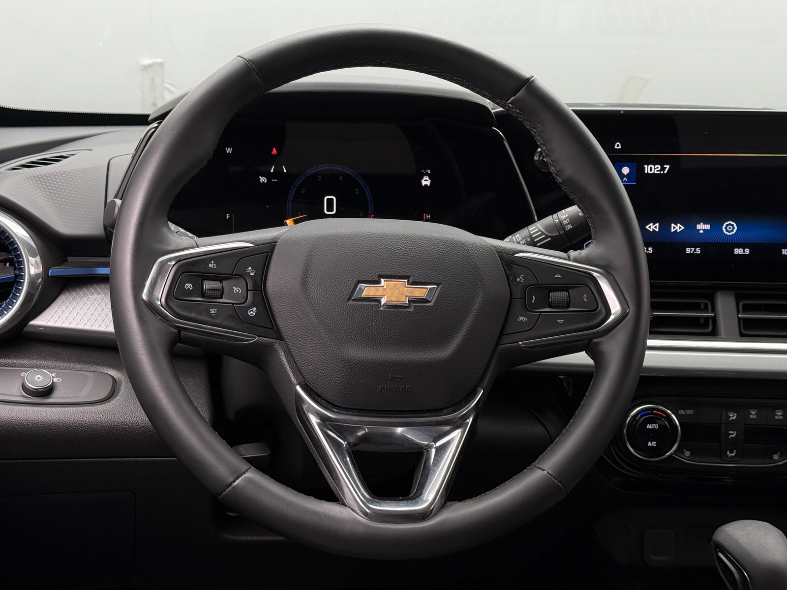 Thumbnail: 2025 Chevrolet Trax - 5
