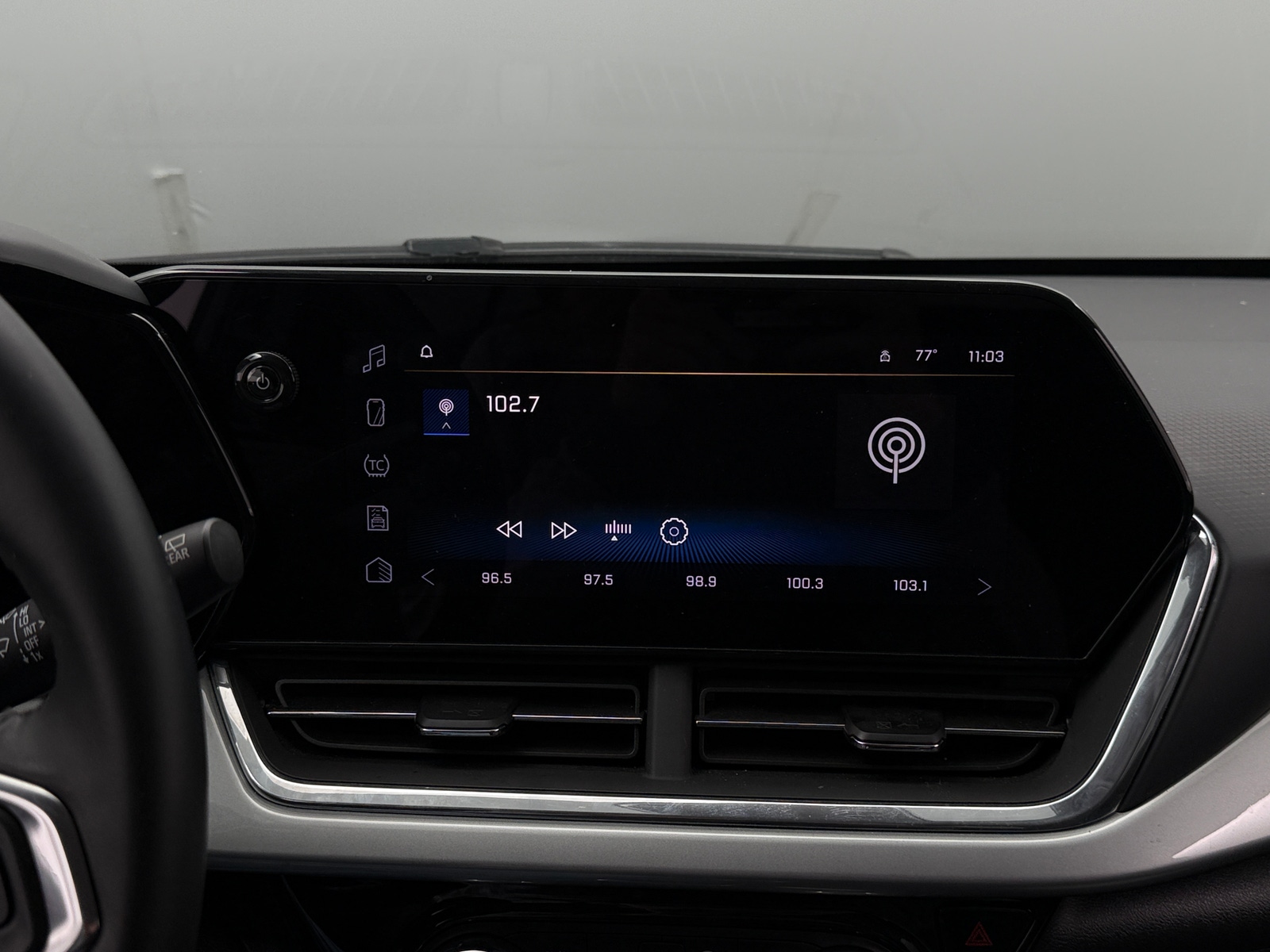 Thumbnail: 2025 Chevrolet Trax - 4