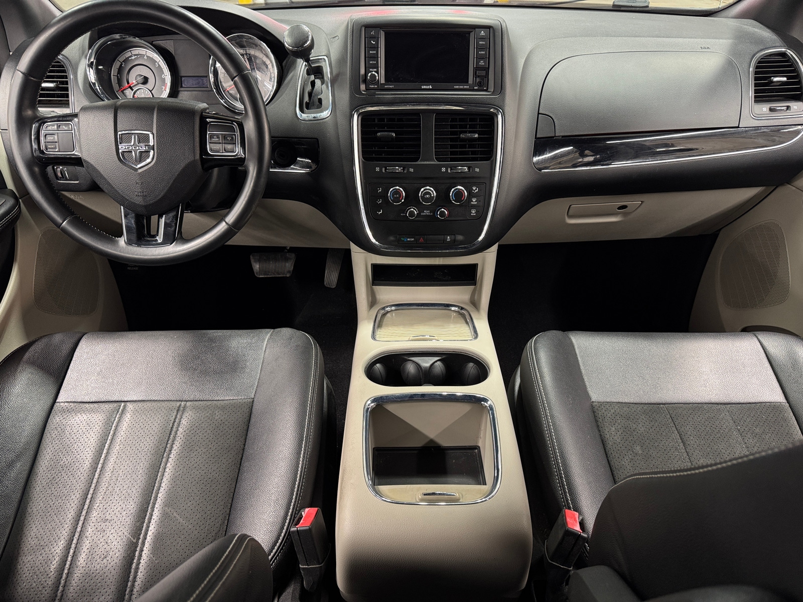 Thumbnail: 2019 Dodge Grand Caravan - 2
