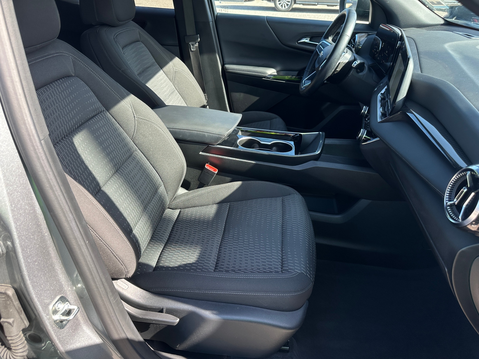Thumbnail: 2025 Chevrolet Equinox - 2