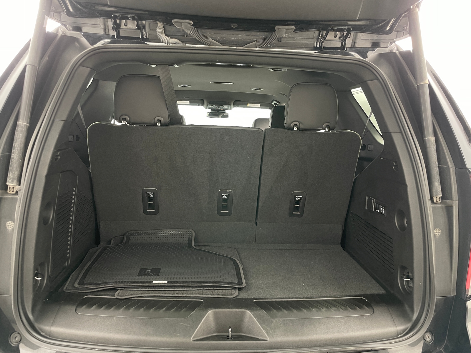 Thumbnail: 2023 Chevrolet Tahoe - 6