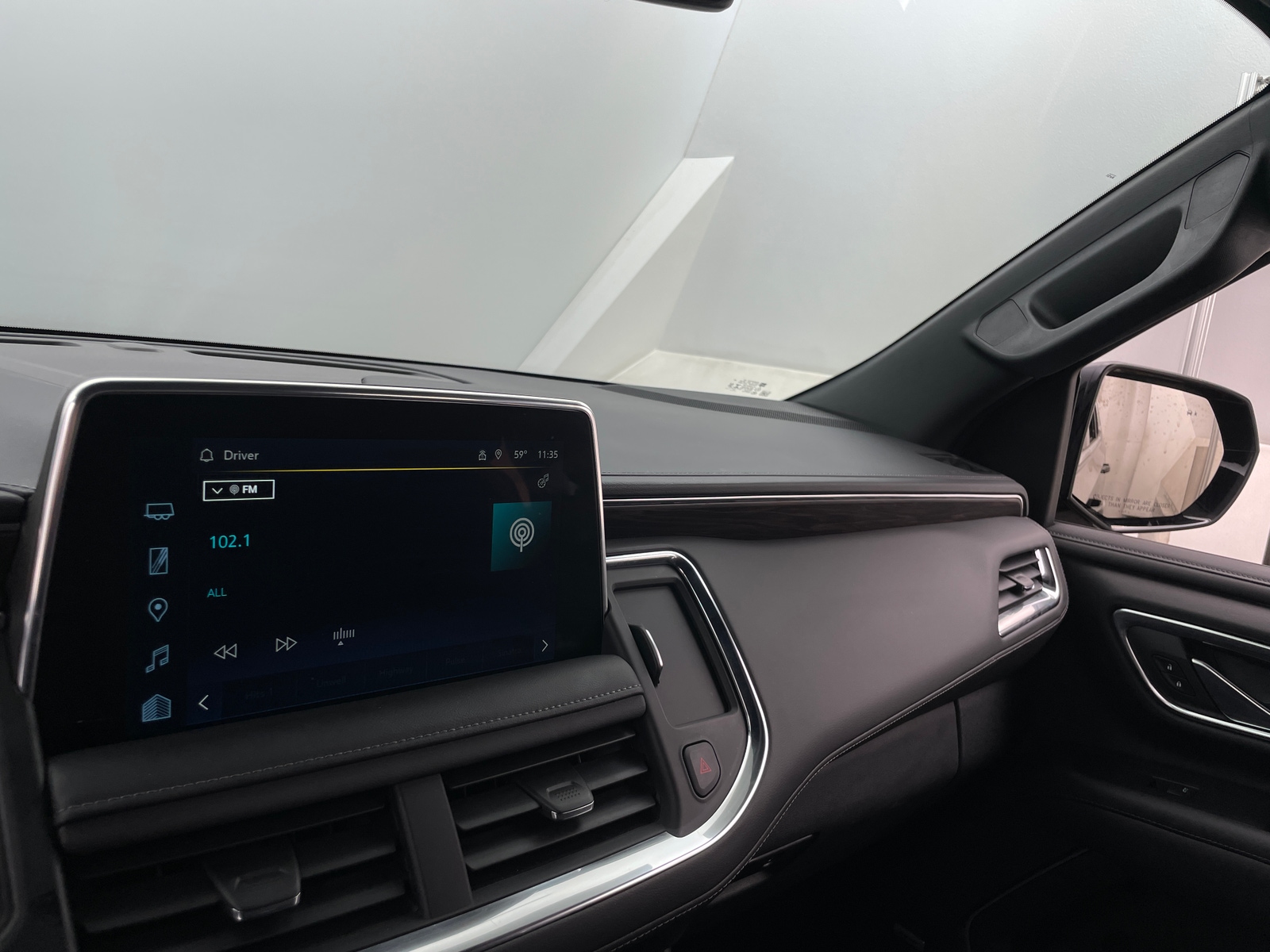 Thumbnail: 2023 Chevrolet Tahoe - 3