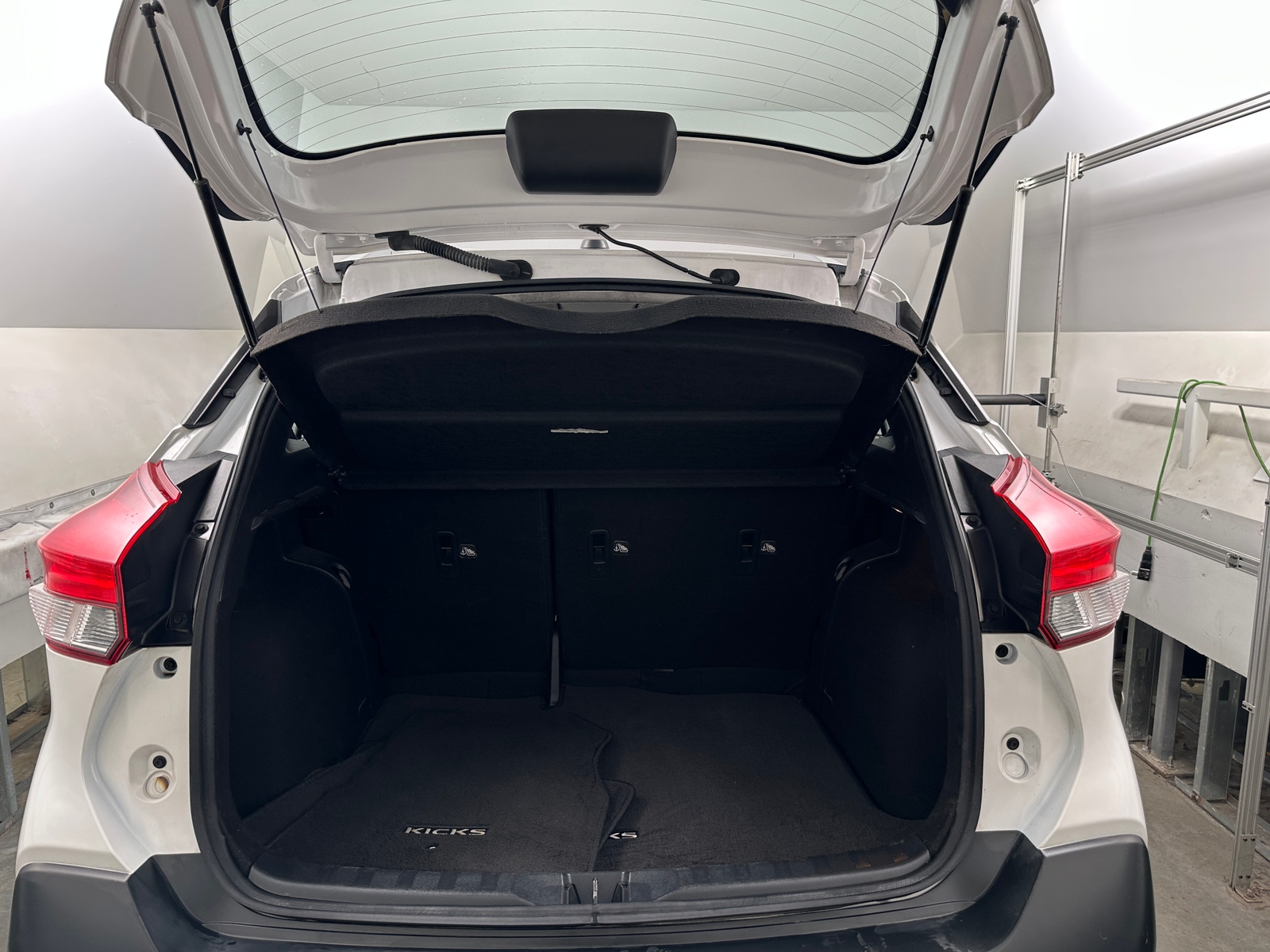 Thumbnail: 2019 Nissan Kicks - 7