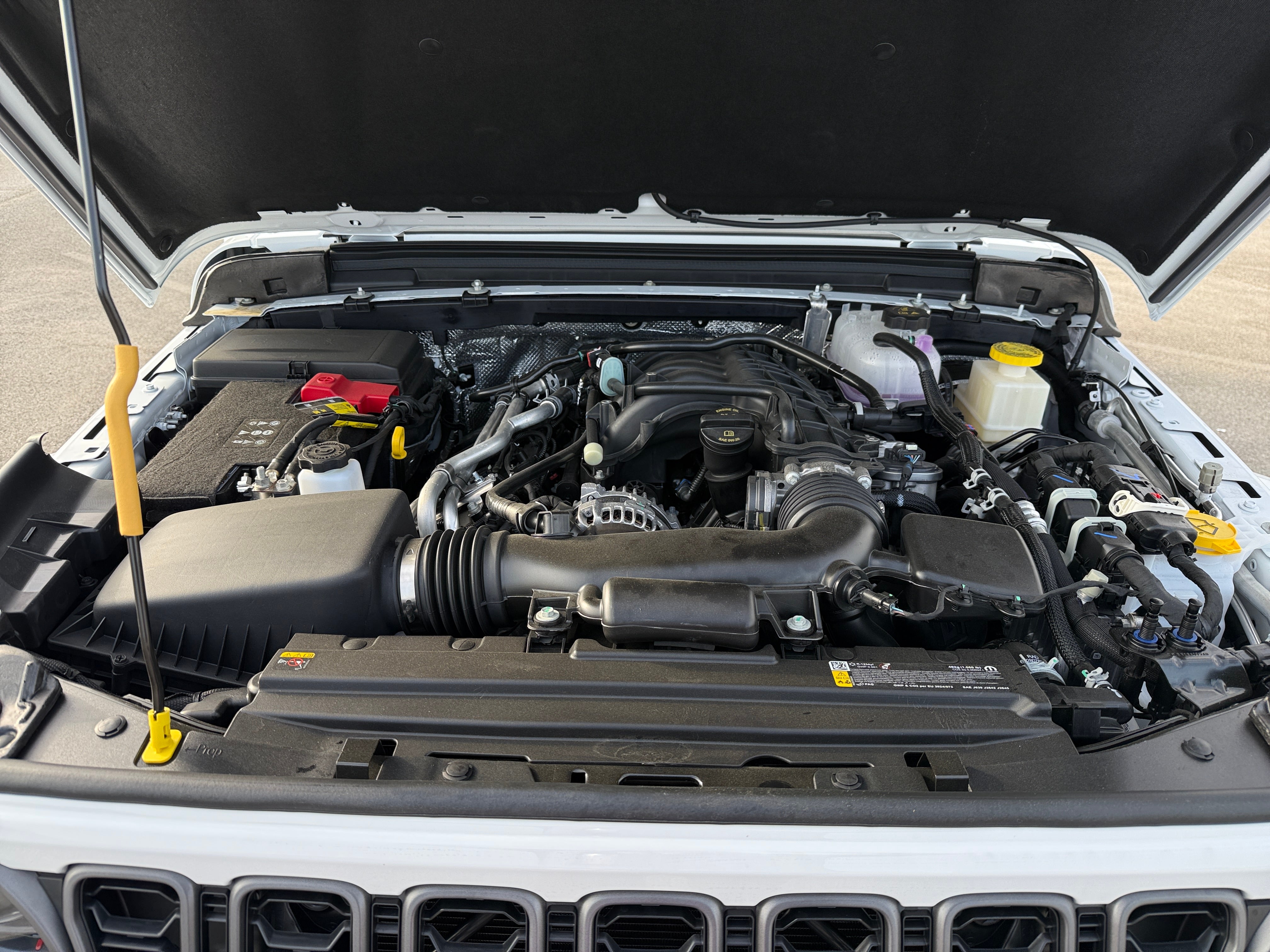 2026 Jeep Gladiator Sahara Auto's photo